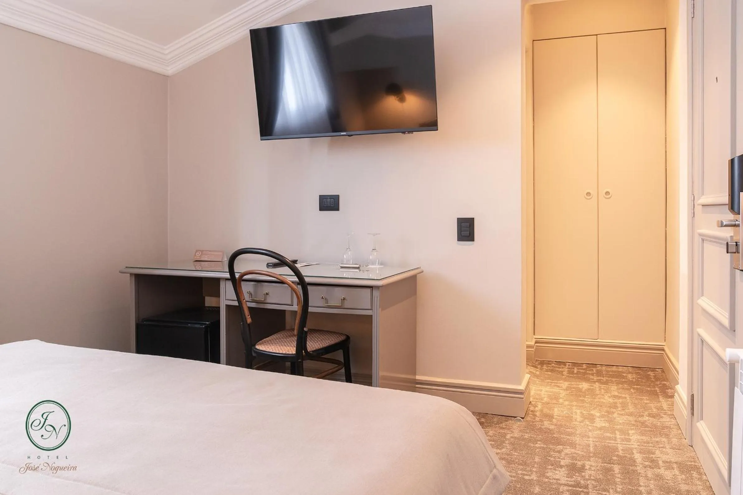 hair dresser, Bed in Hotel José Nogueira