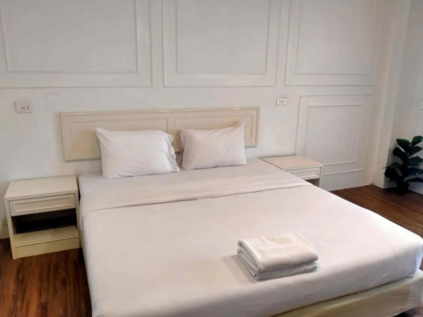 Bed in Golden Dragon Resort