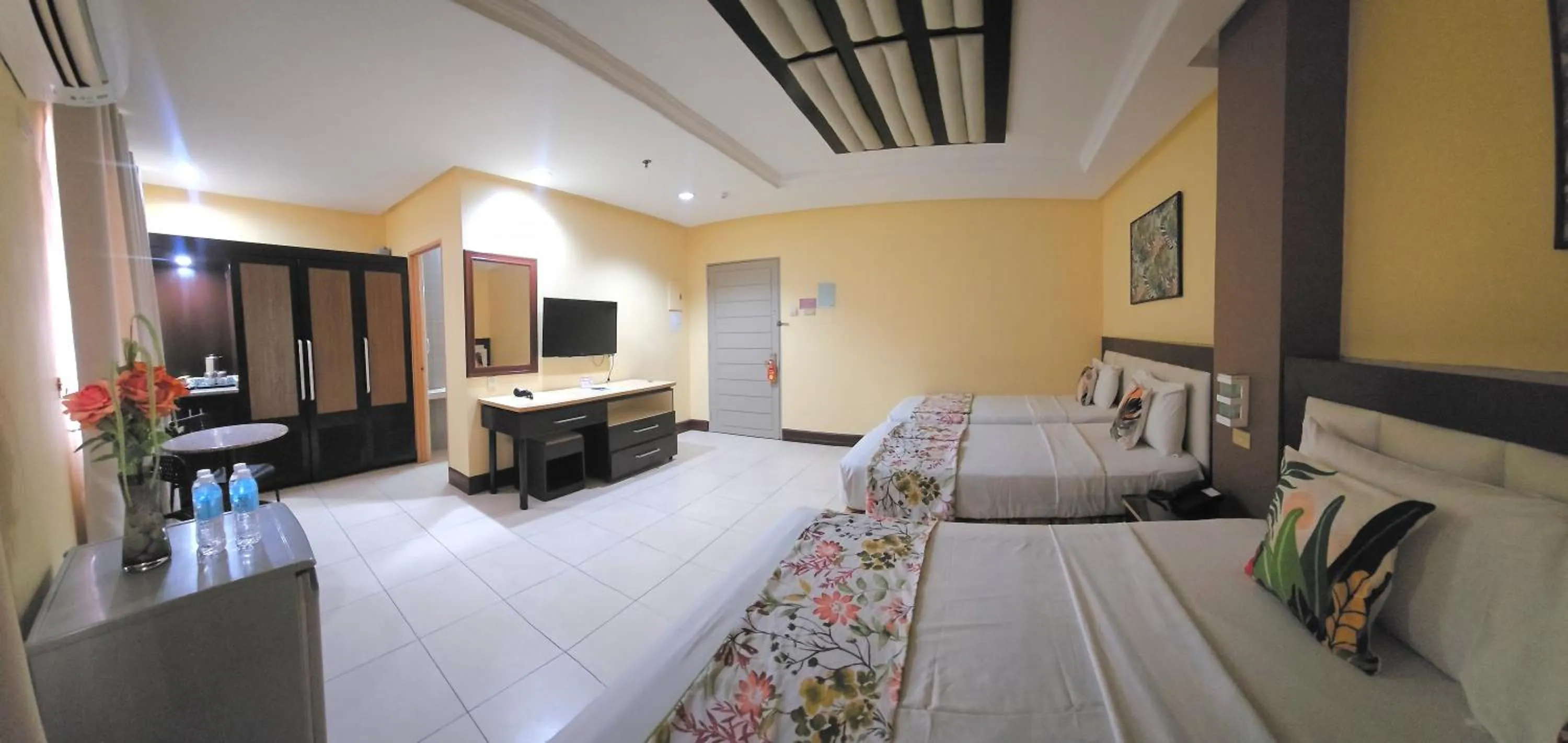 Photo of the whole room, Bed in Hotel Nicanor