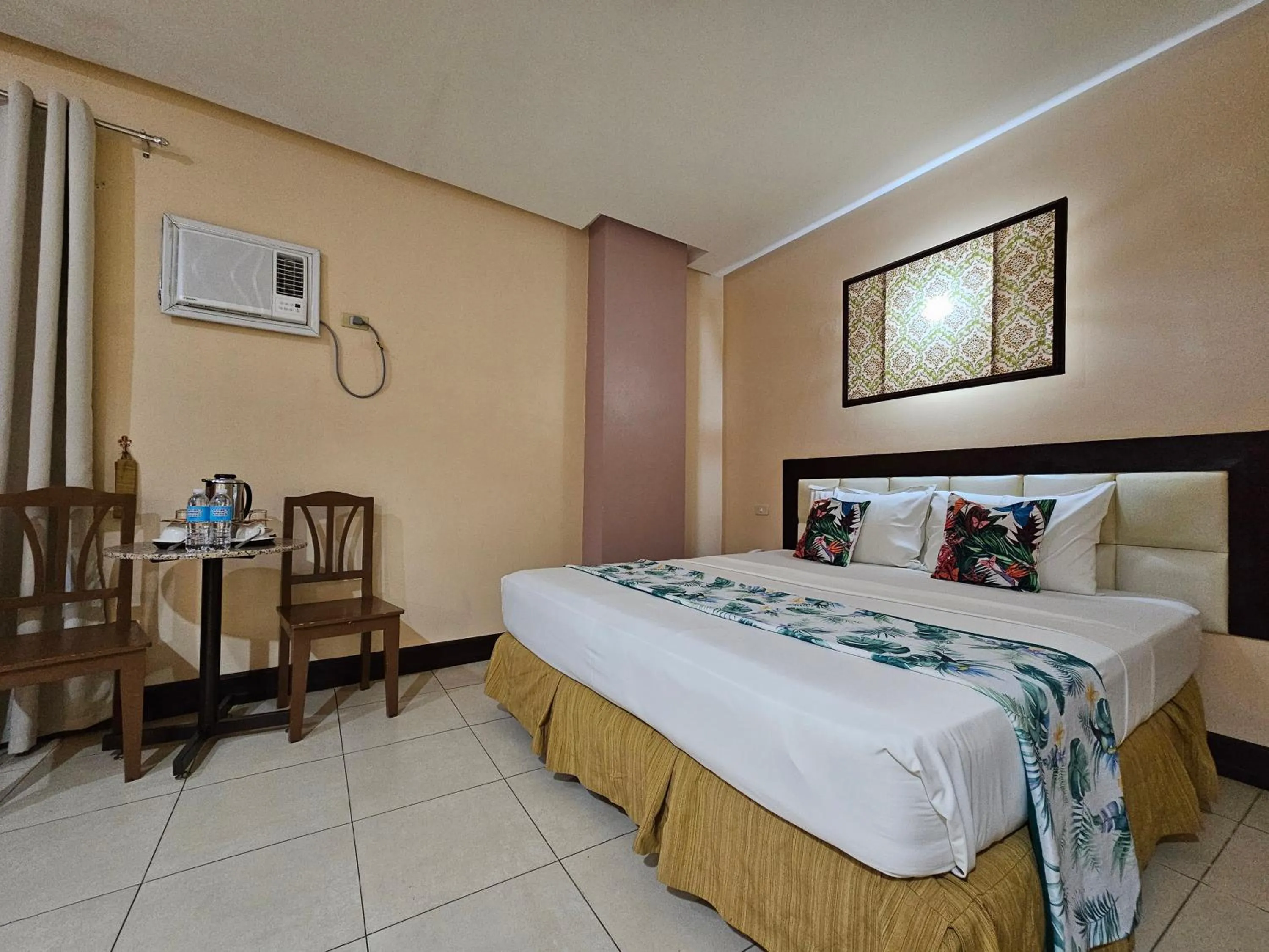 Photo of the whole room, Bed in Hotel Nicanor