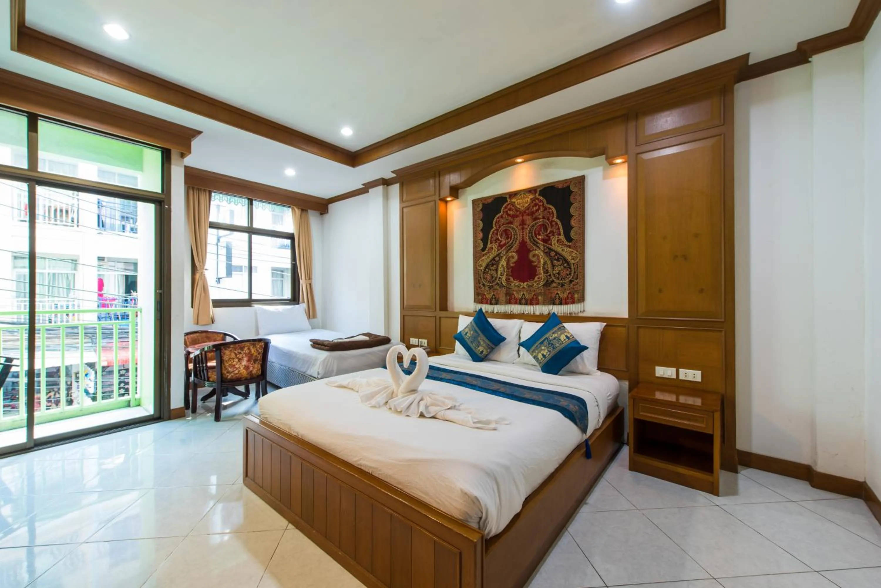 Bed in Magnific Patong