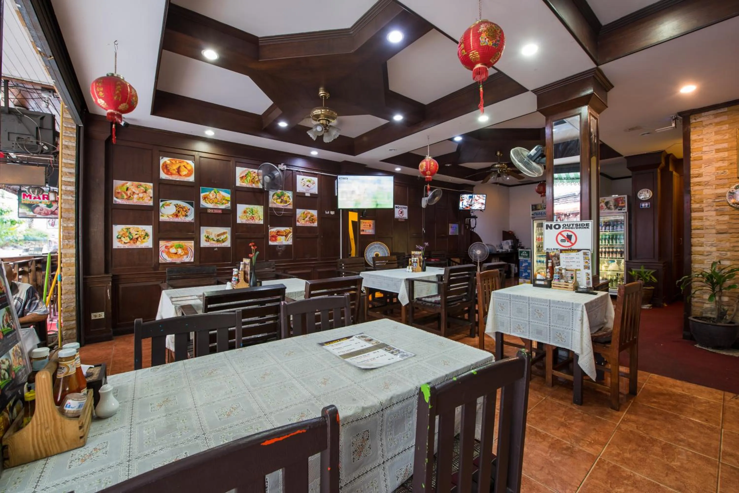 Restaurant/places to eat in Magnific Patong