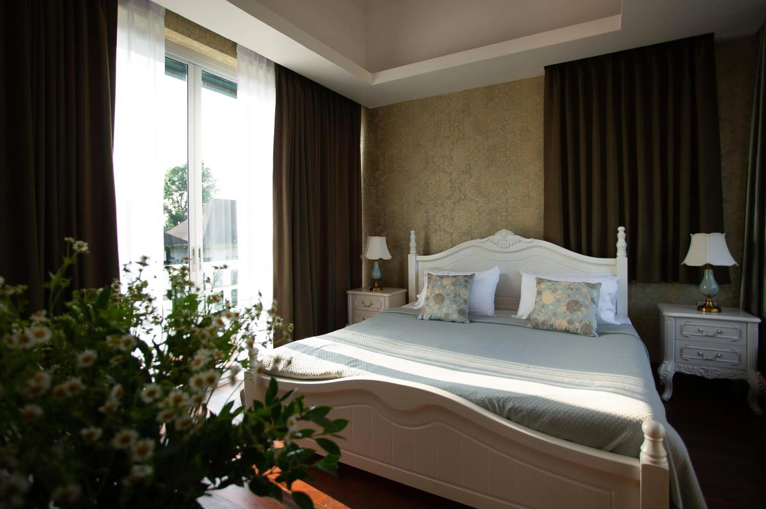 Bed in Nagawari Art Maldives BBQ Pattaya Villa