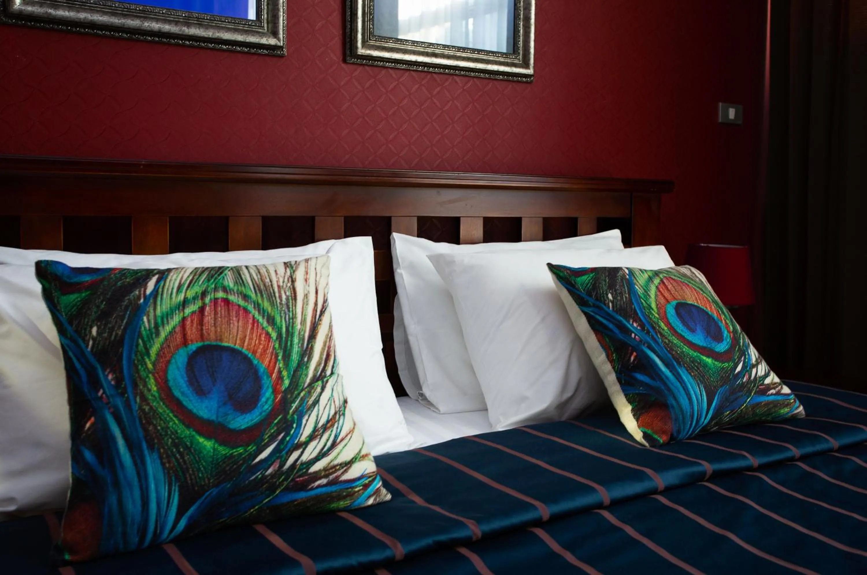 Bed in Nagawari Art Maldives BBQ Pattaya Villa