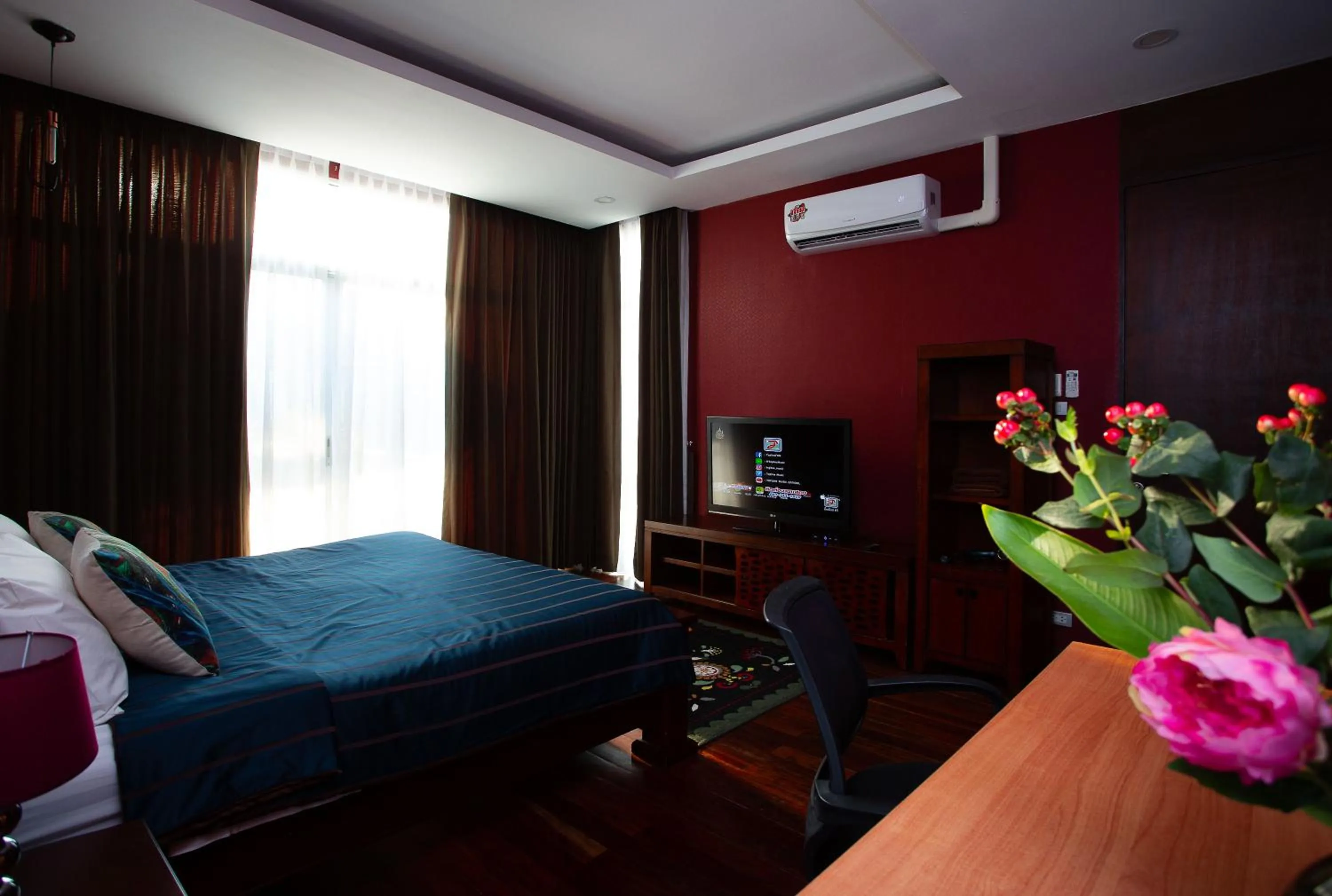 Bed in Nagawari Art Maldives BBQ Pattaya Villa