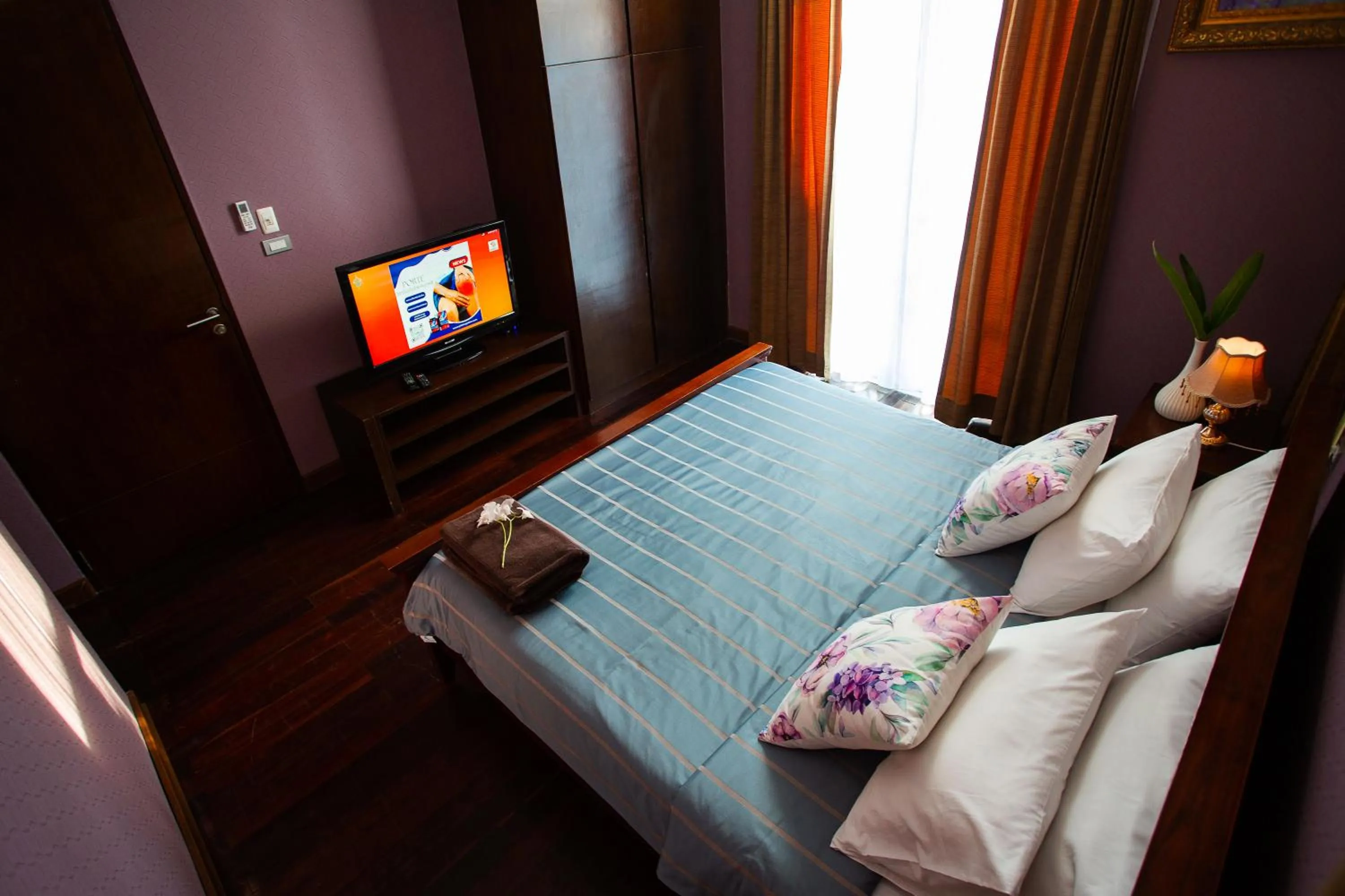 Communal lounge/ TV room, Bed in Nagawari Art Maldives BBQ Pattaya Villa