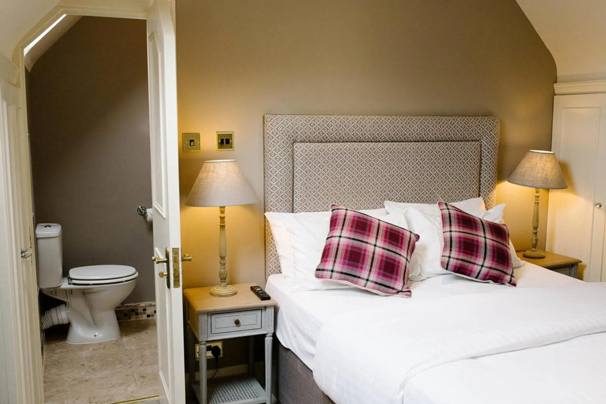 Bedroom, Bed in Prince of Wales - Townhouse