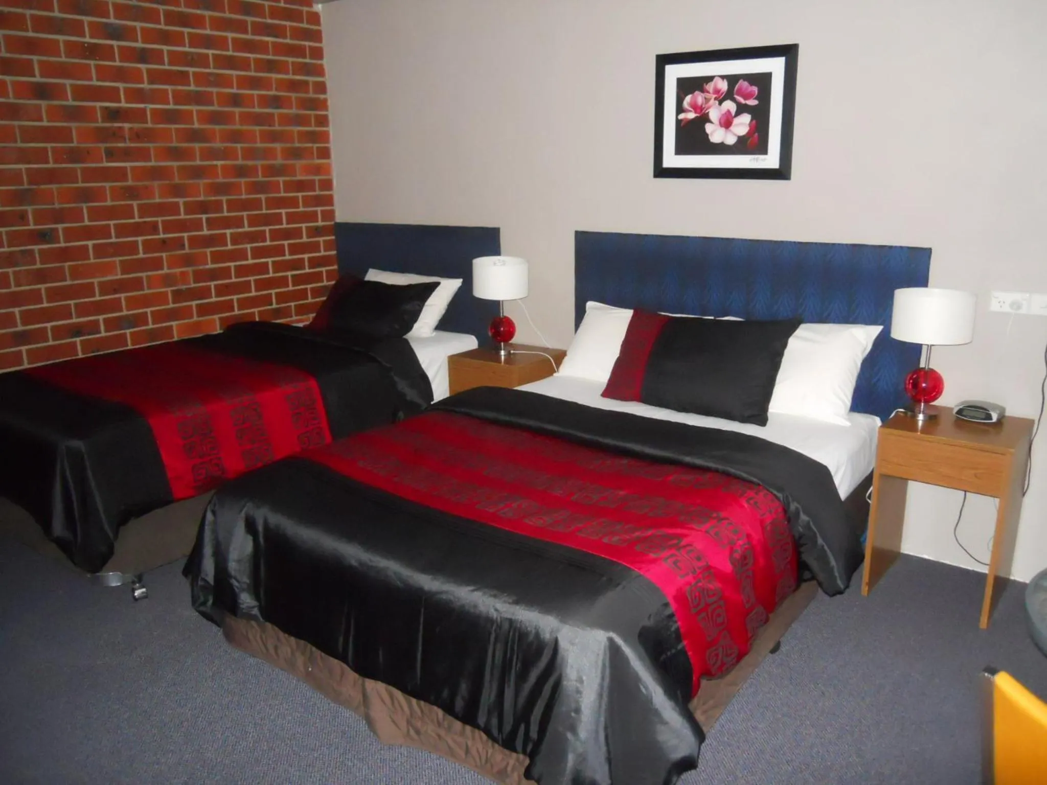 Bedroom, Bed in Zero Inn Motel