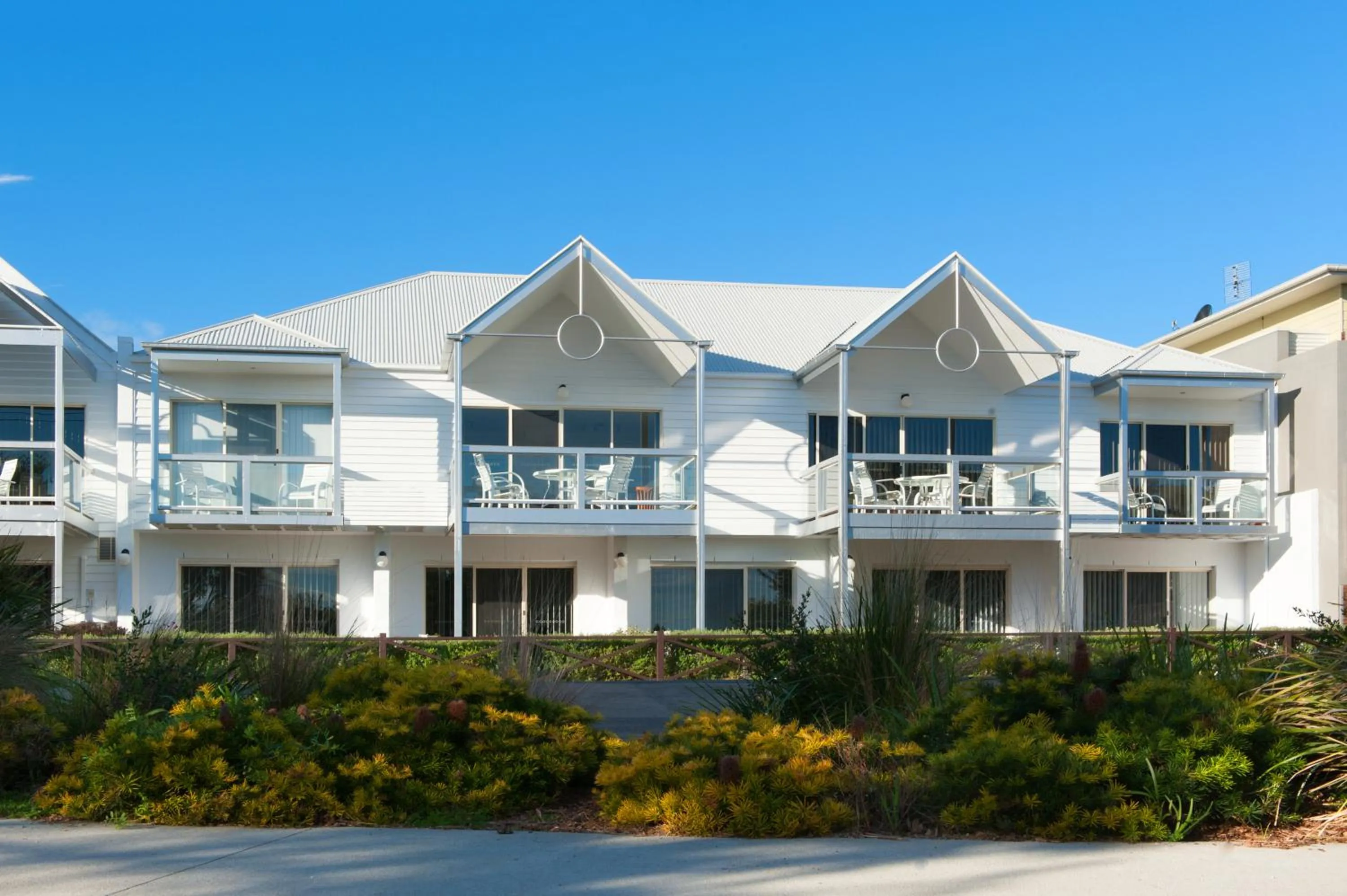 Facade/entrance in The Moorings at Metung