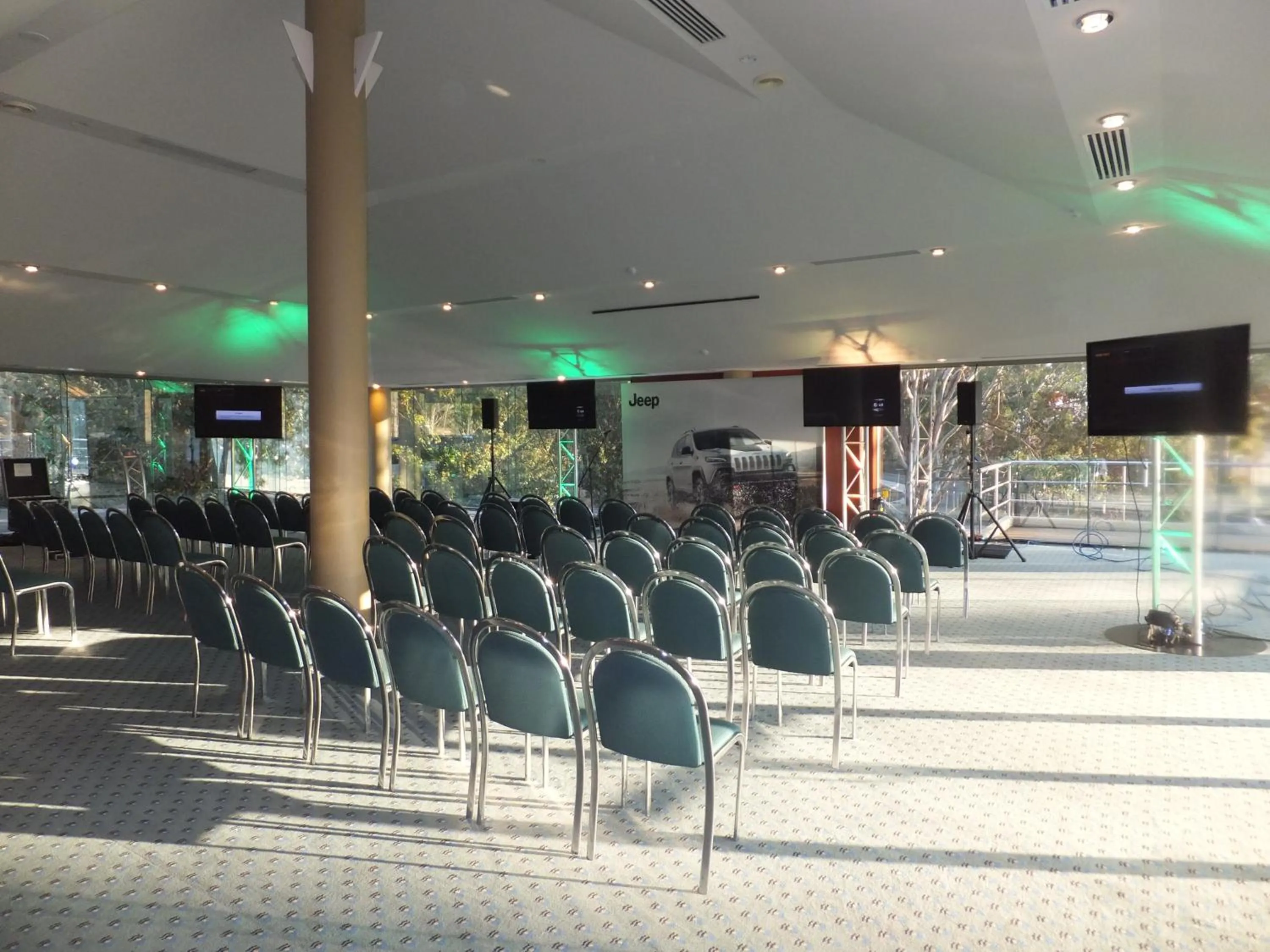 Business facilities in Riverside Oaks Golf Resort