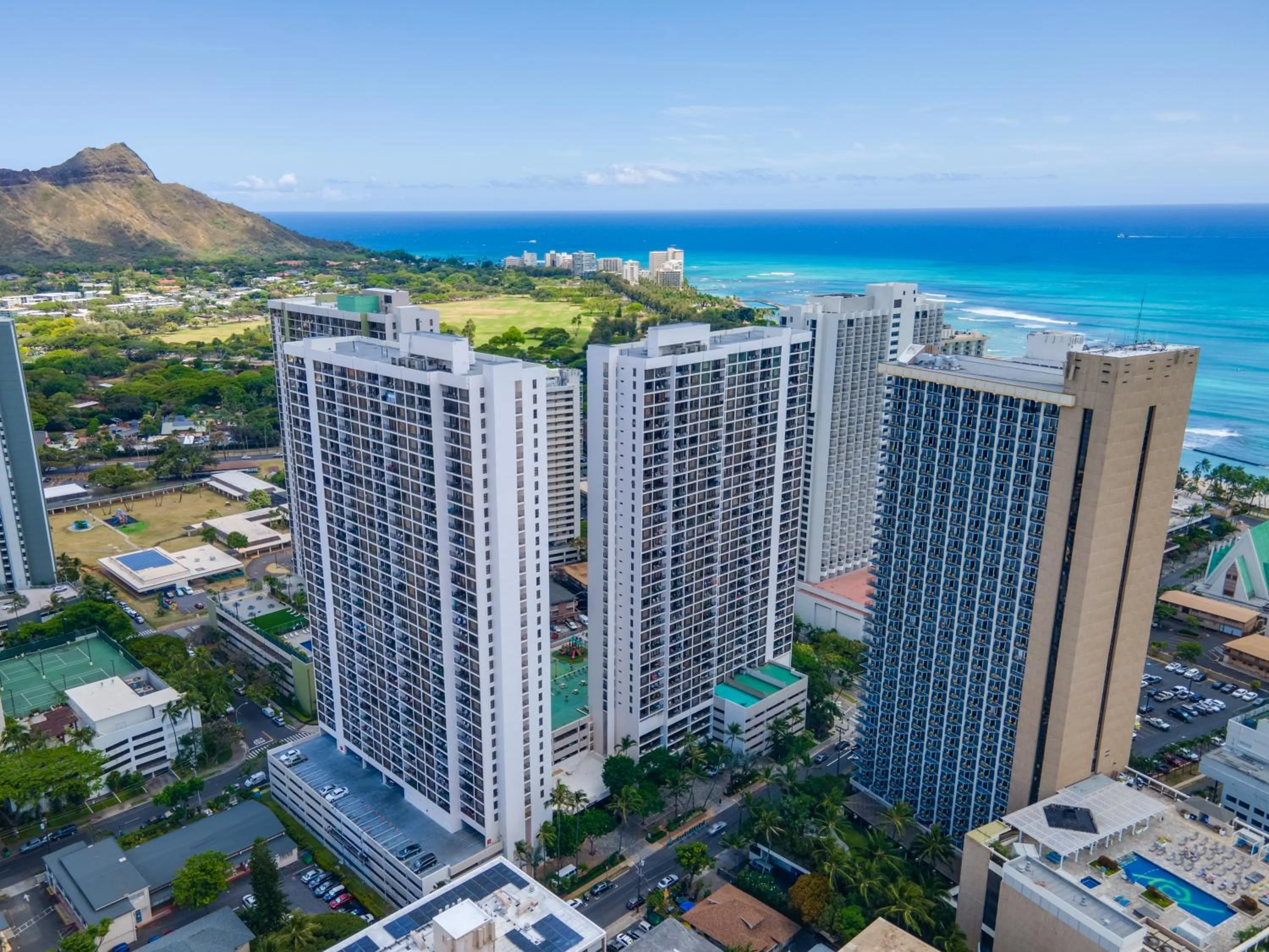 Property building in Fabulous Diamond Head & Ocean View Condo with Free Parking