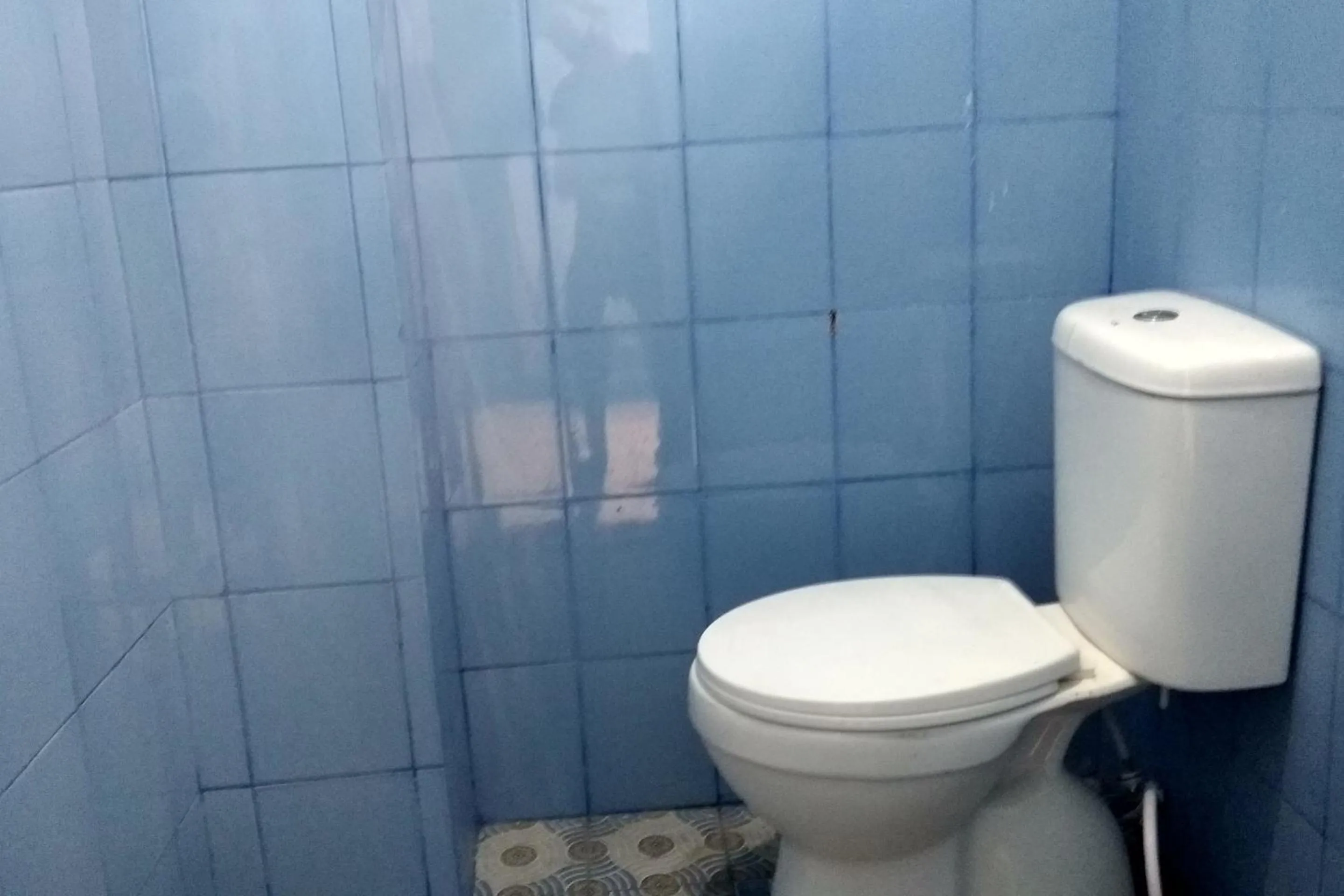 Bathroom in Hotel O Homestay 47 Latanete Near Living Plaza