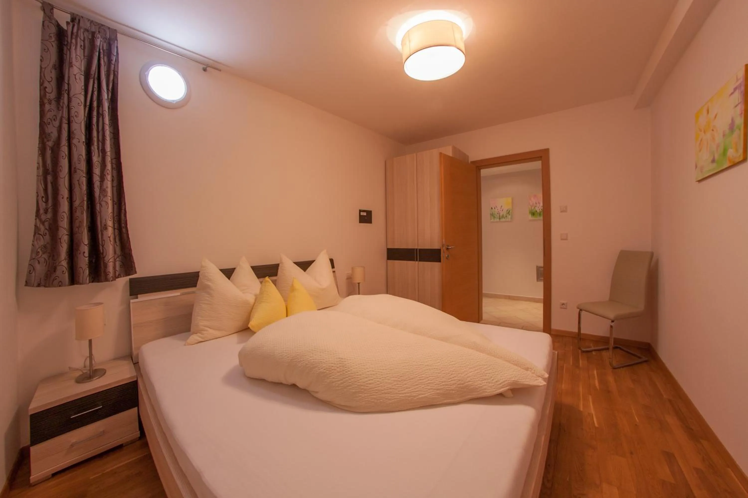 Photo of the whole room, Bed in Appartements Verdinserhöhe