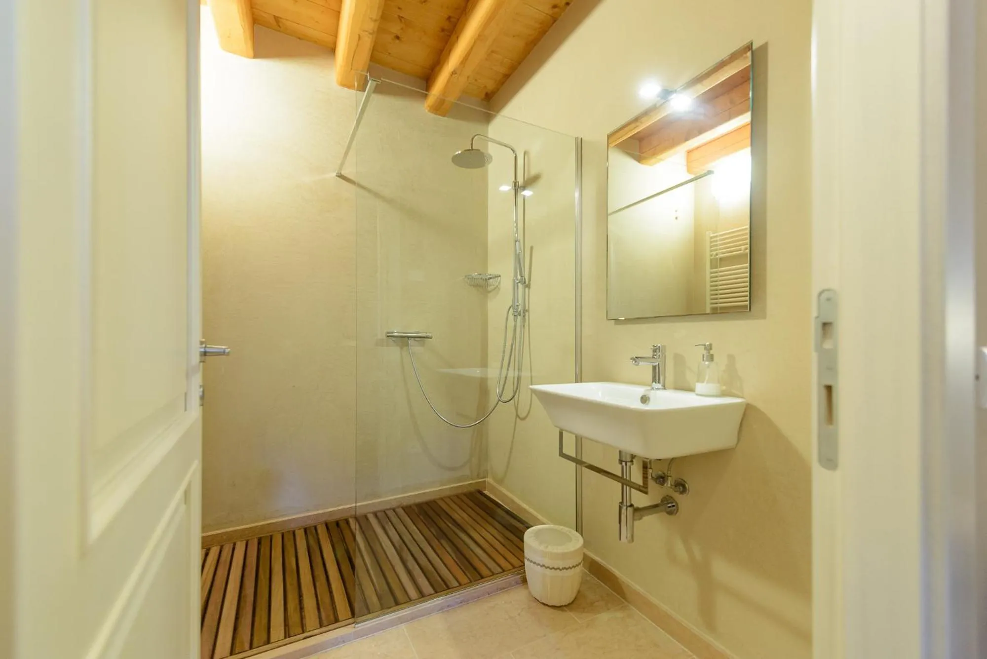 Shower in B&B Corte Jago