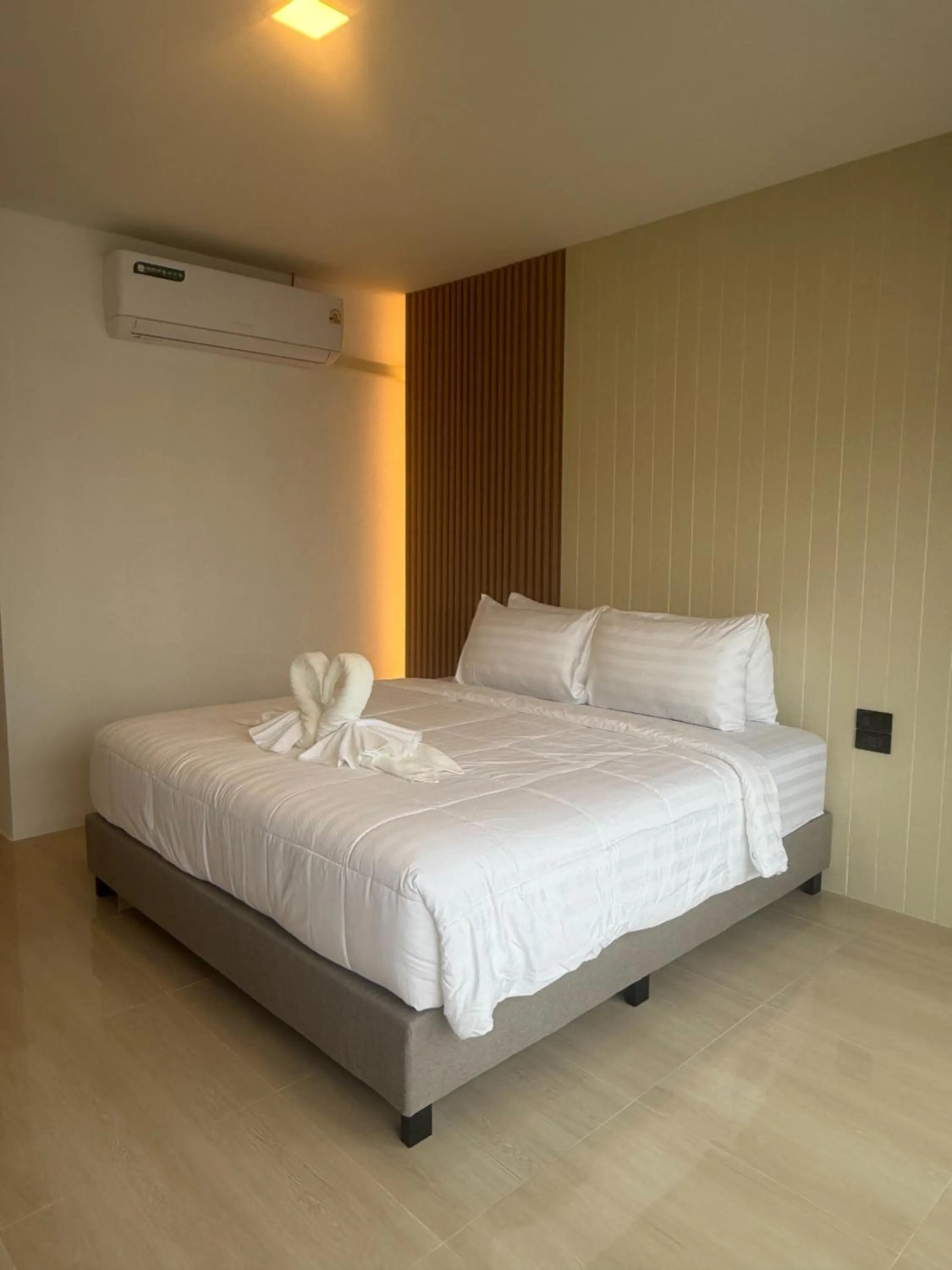 Bed in Pine Bungalow Krabi