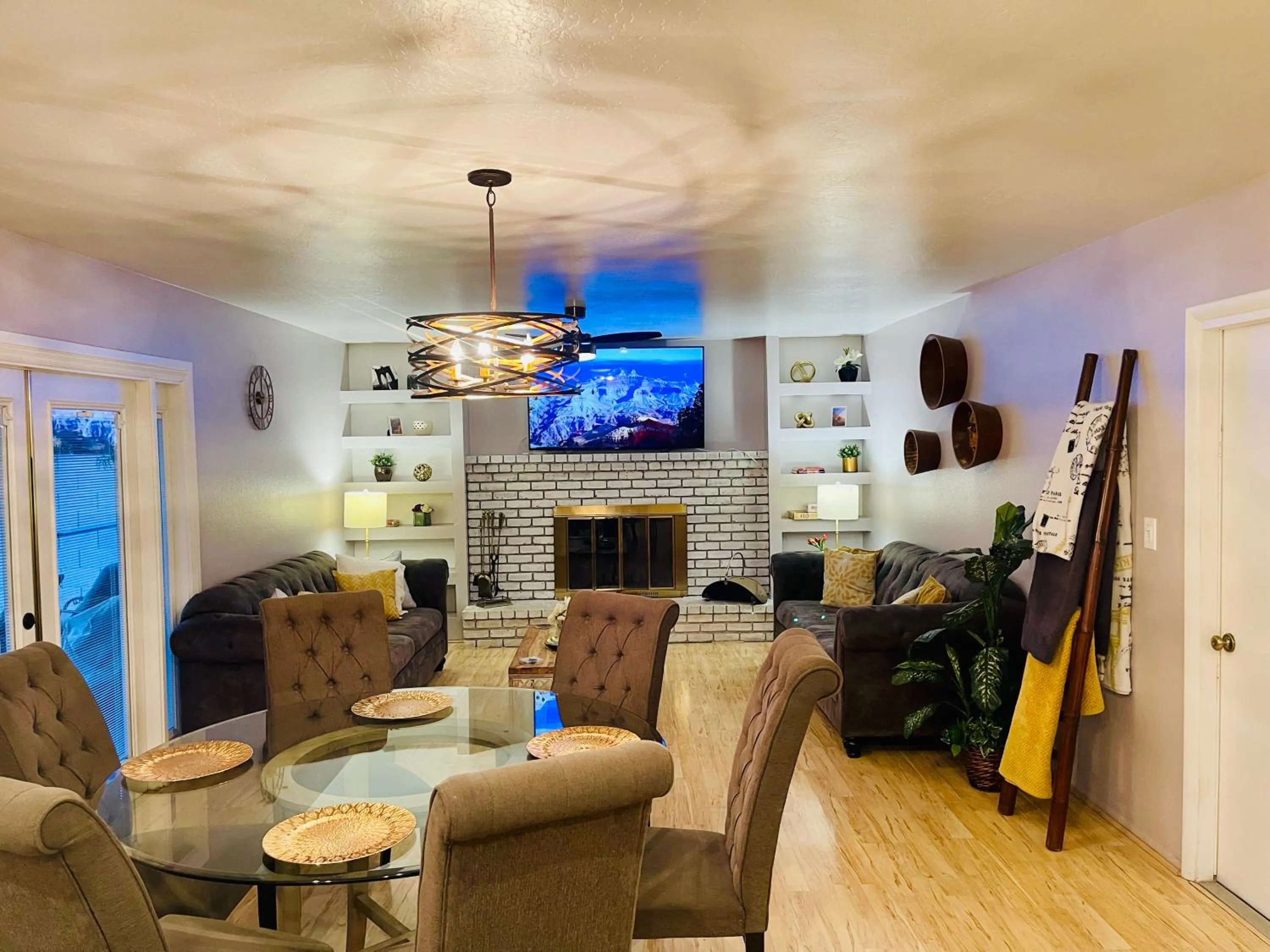 Tempe Escape with Heated Pool, Billiards & Firepit Fun