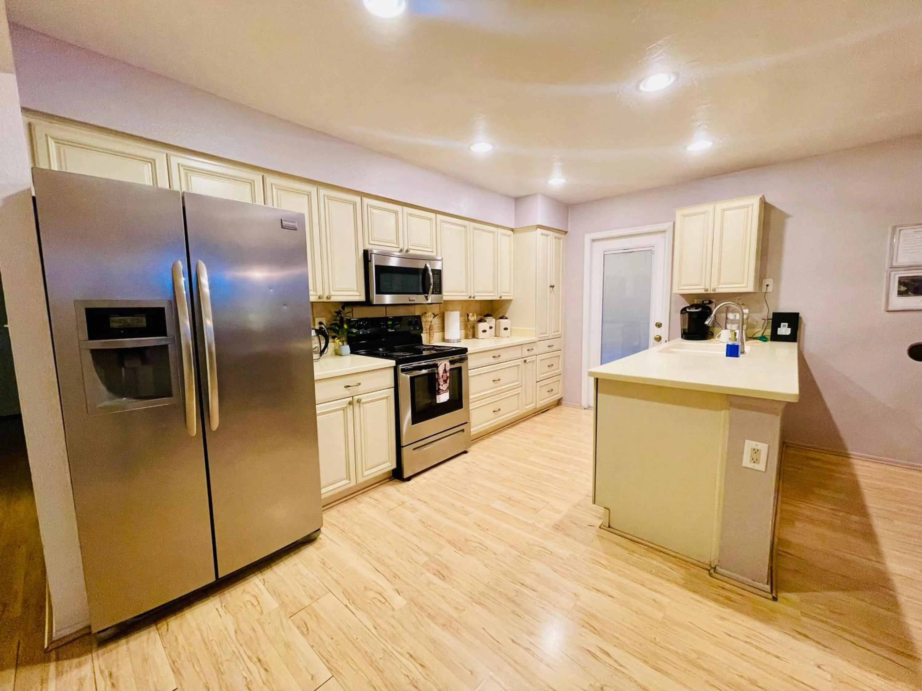 Tempe Escape with Heated Pool, Billiards & Firepit Fun