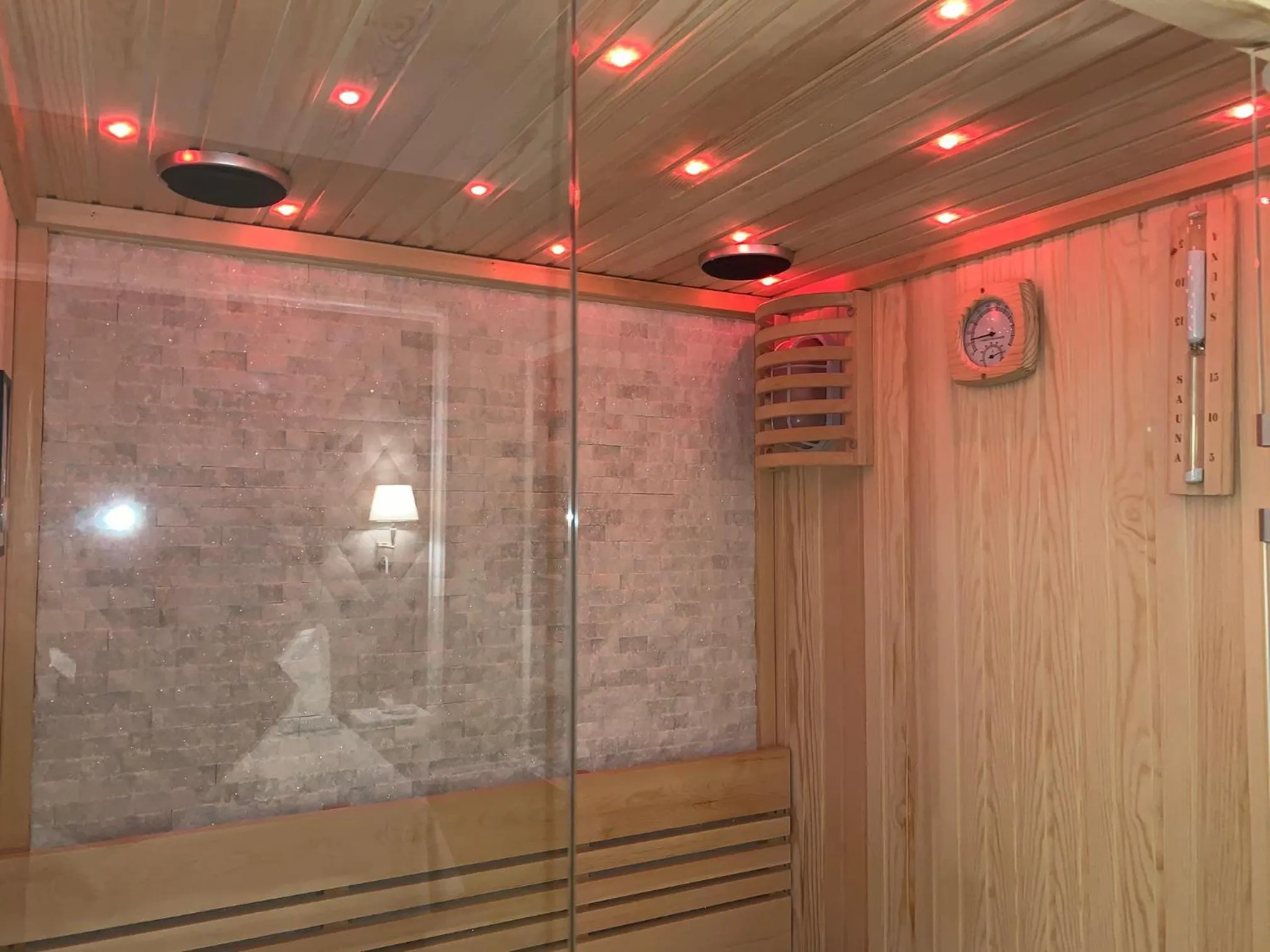 Sauna in Spa & Wellness by Des Anglais " Accesso SPA compreso"