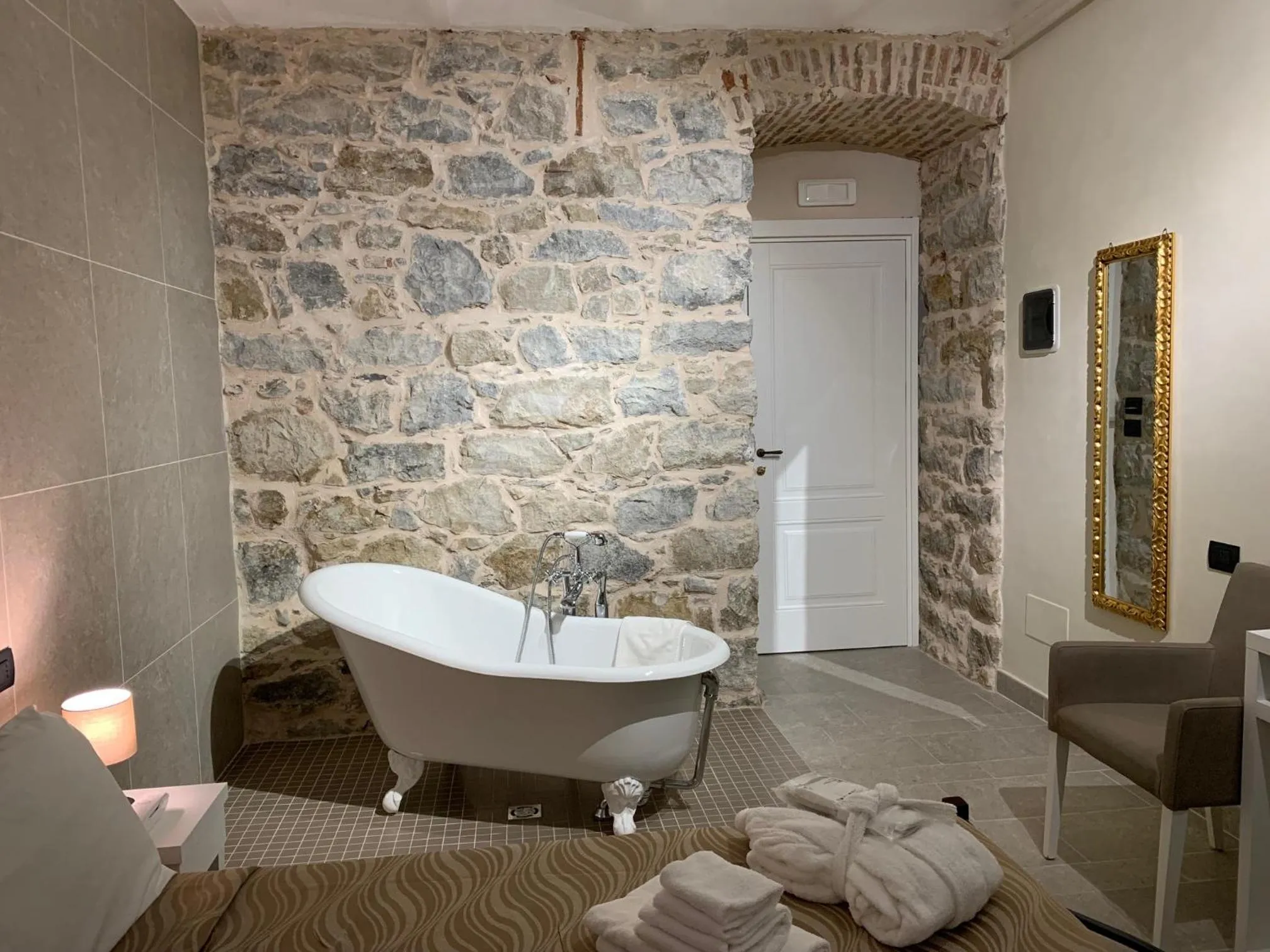 Bedroom in Spa & Wellness by Des Anglais " Accesso SPA compreso"