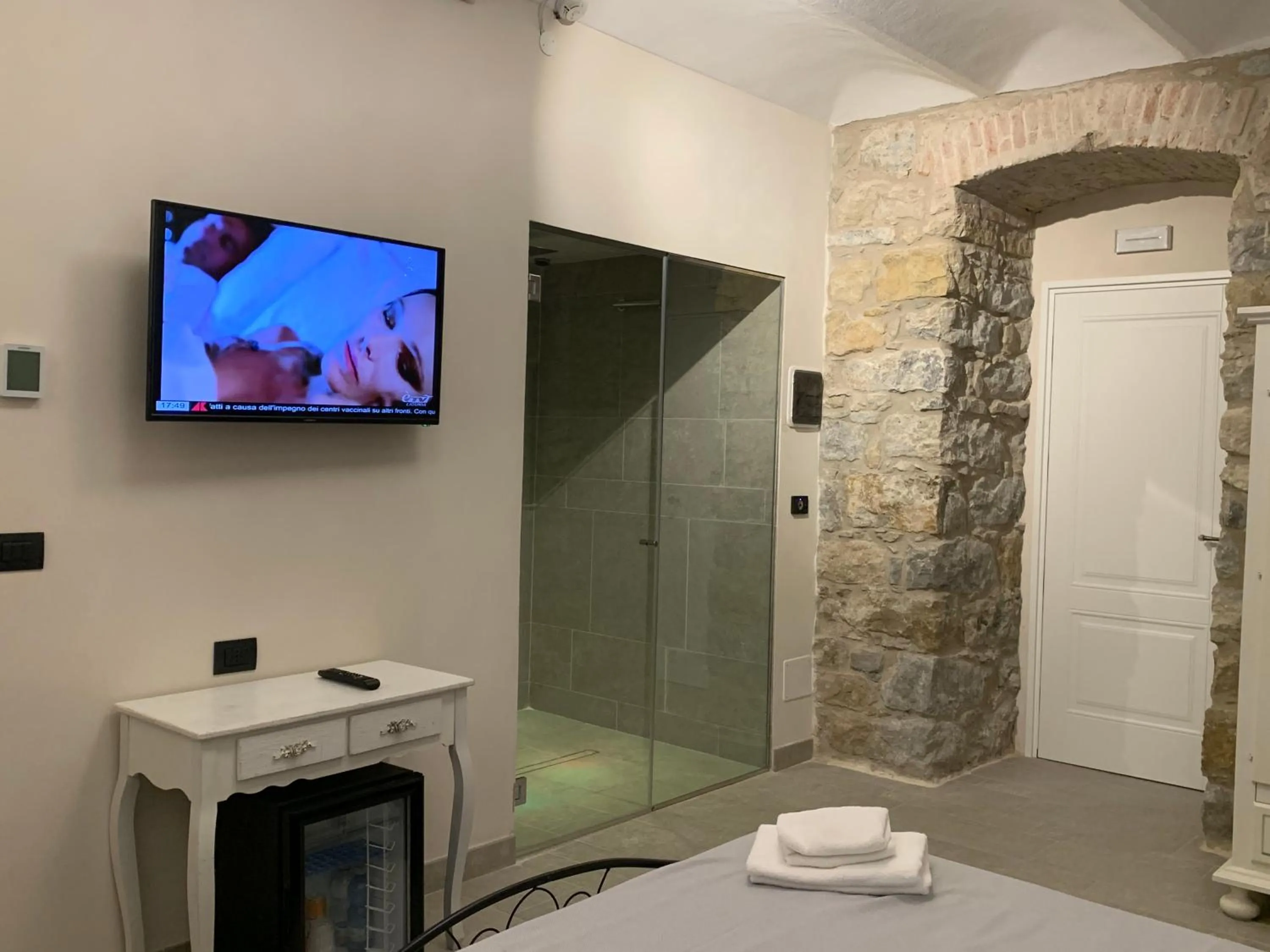 Shower in Spa & Wellness by Des Anglais " Accesso SPA compreso"