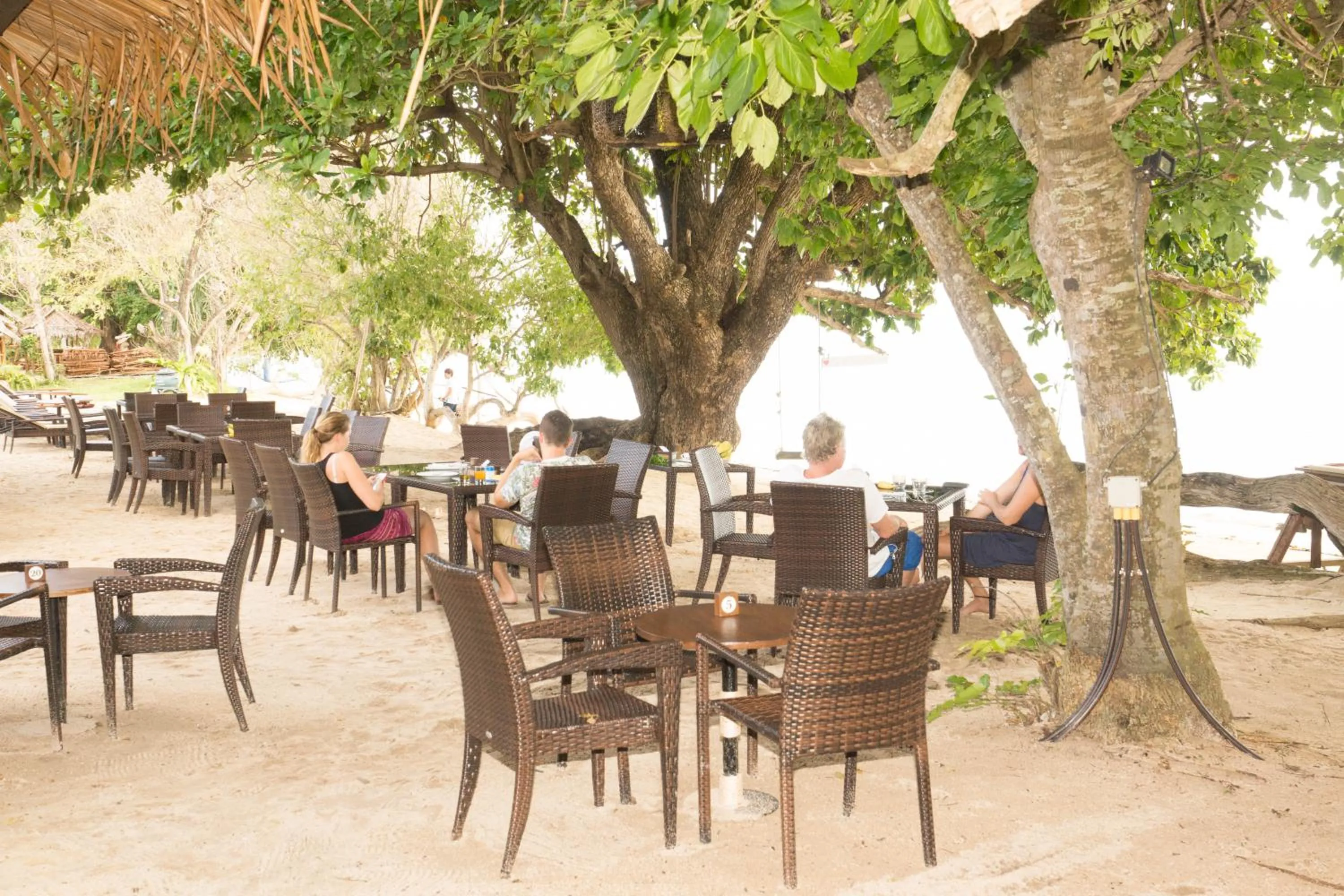 Restaurant/places to eat in The Reef Resort