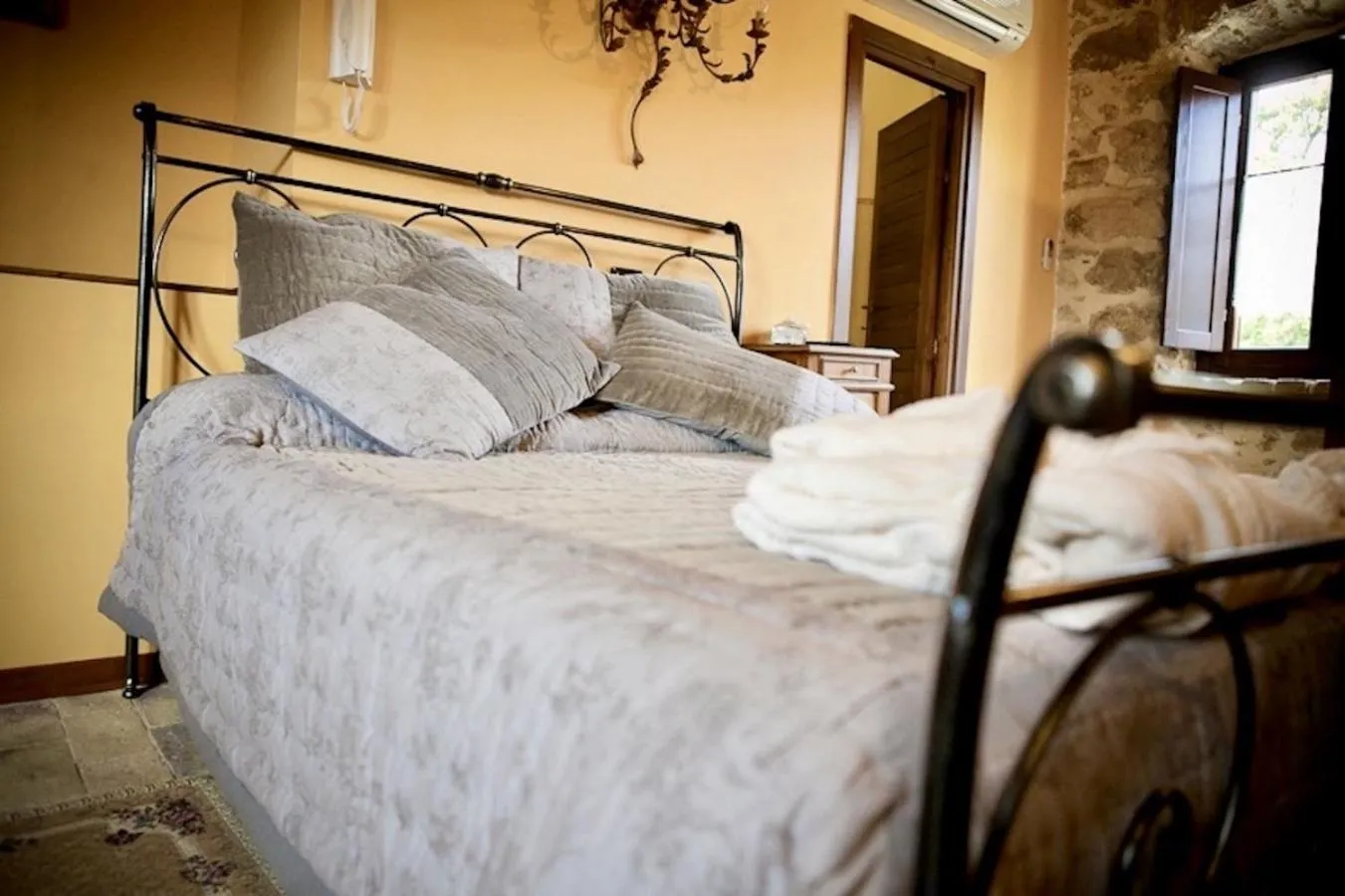 Bed in Torre dei Sogni B&B