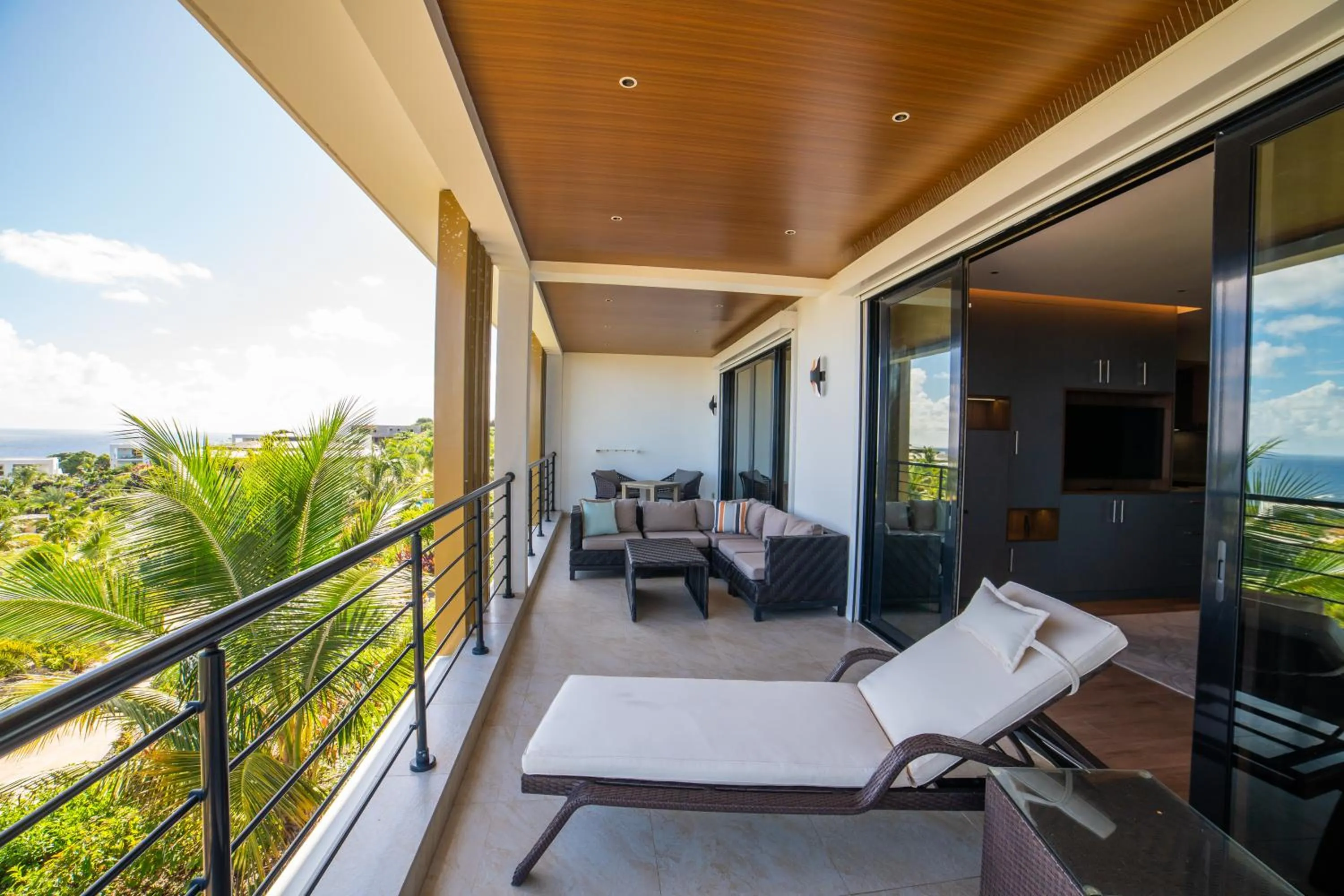 Balcony/Terrace in Golden Rock Dive and Nature Resort