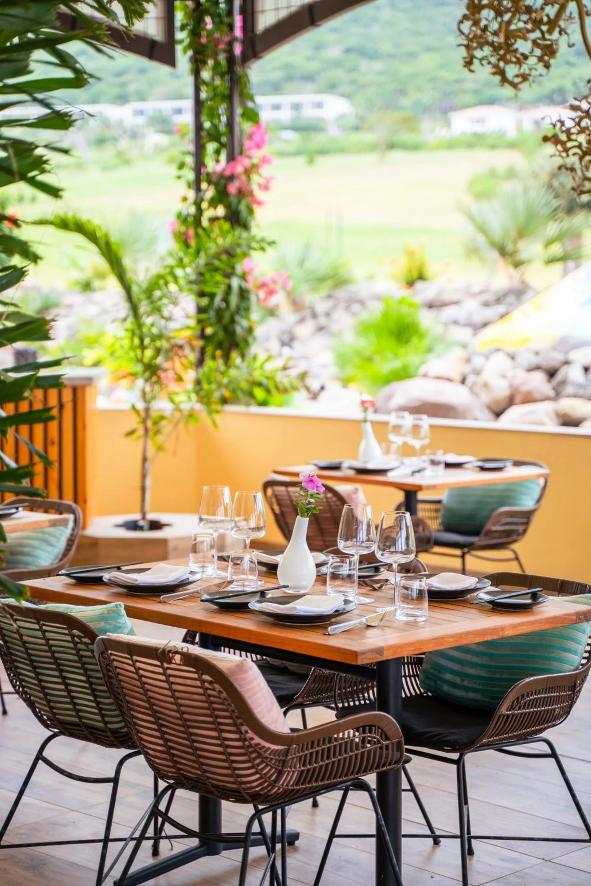 Restaurant/places to eat in Golden Rock Dive and Nature Resort