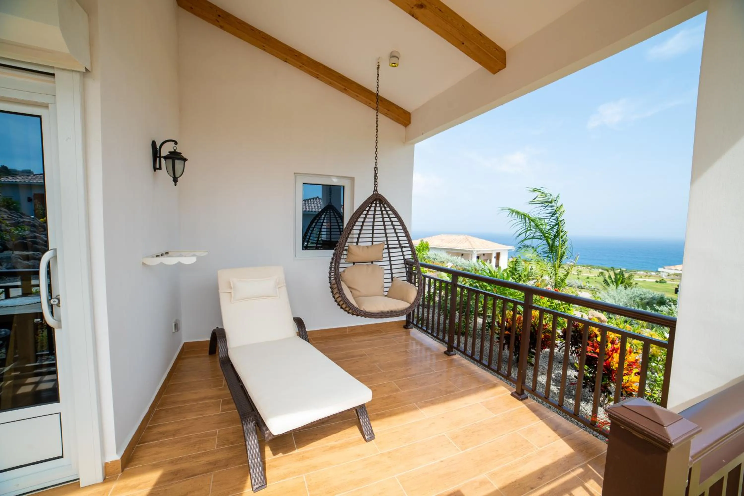 Balcony/Terrace in Golden Rock Dive and Nature Resort