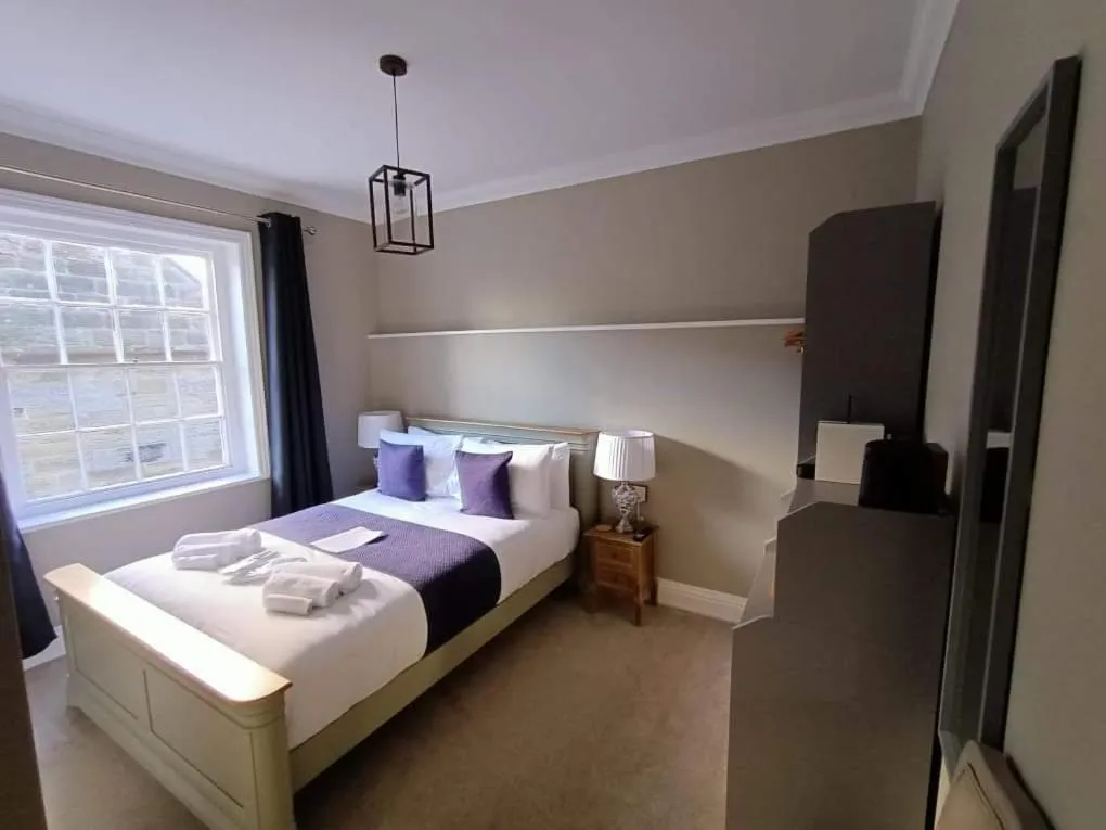 Bedroom, Bed in North Ings