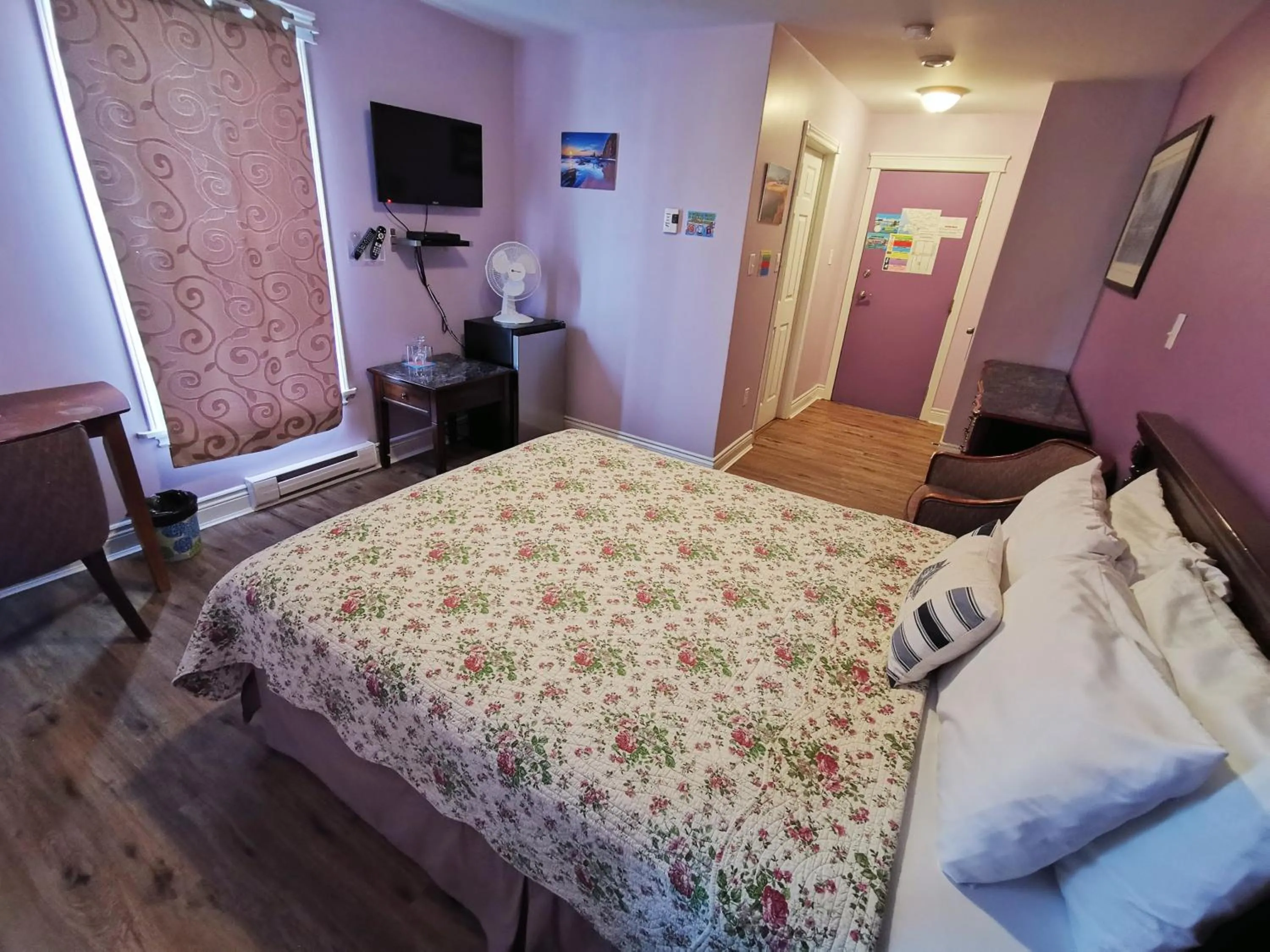 Photo of the whole room, Bed in The Inn at Fisherman's cove