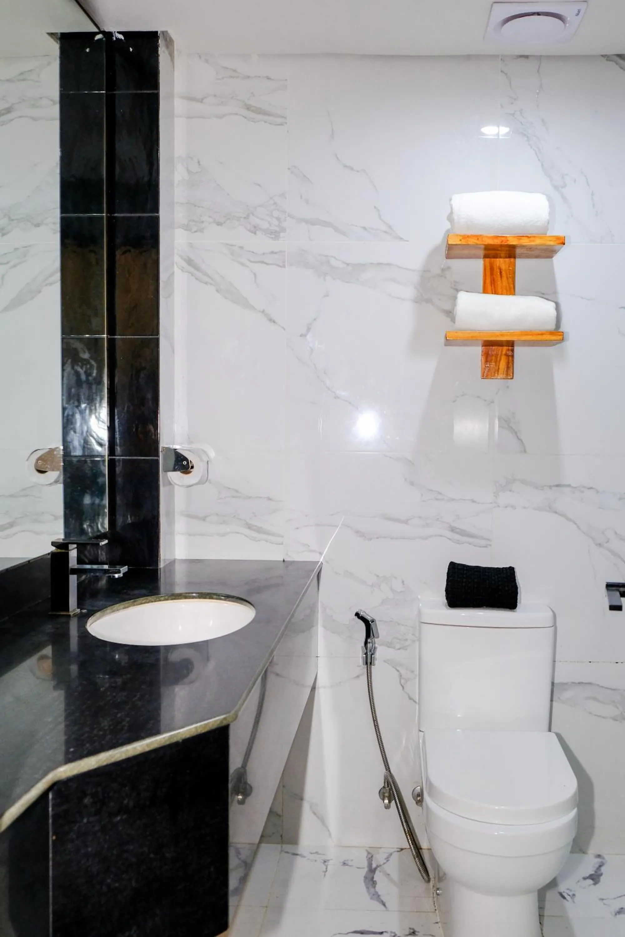 Bathroom in Airo Hotel Manila