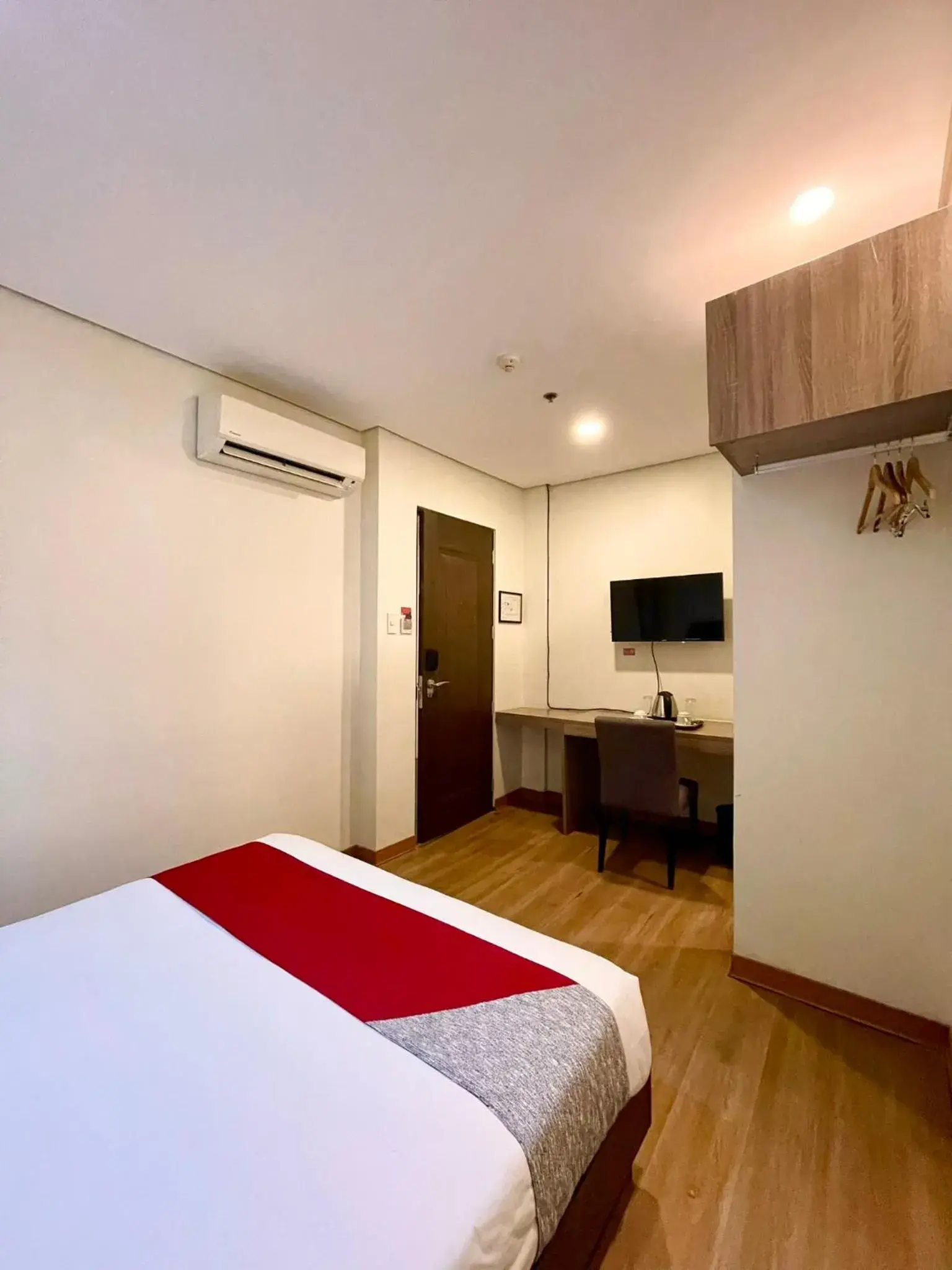 Economy Double Room without Window in Airo Hotel Manila Economy Double Room without Window in Airo Hotel Manila