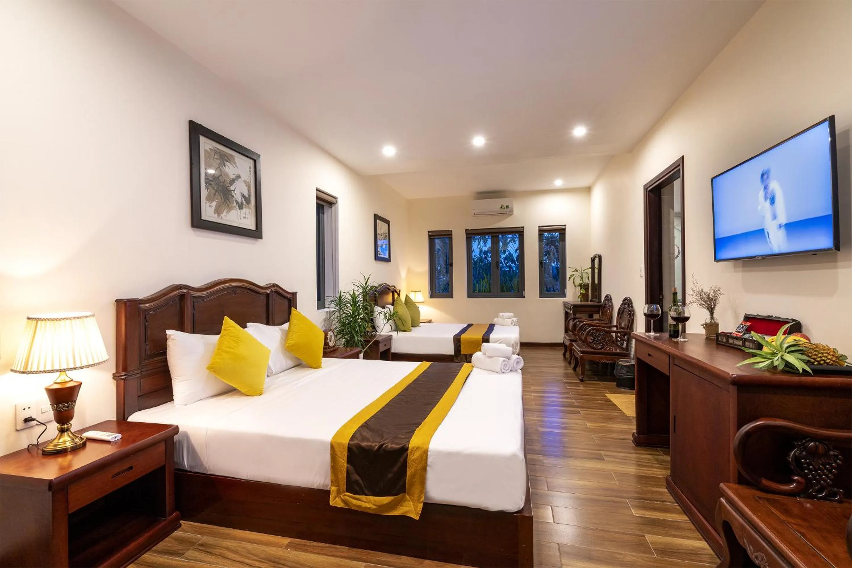 Photo of the whole room, Bed in SHALA BOUTIQUE HOIAN