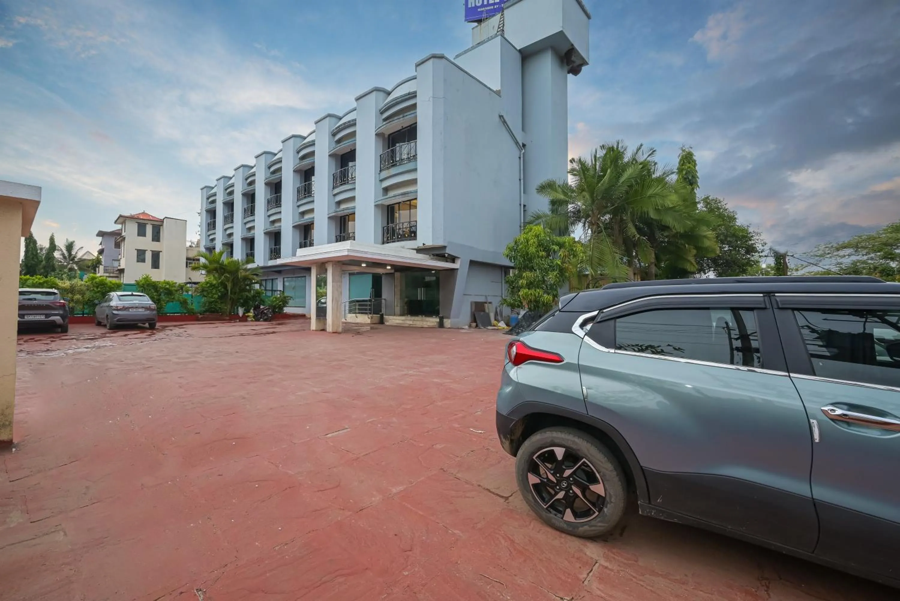 Property building in Hotel Aristro Lonavala