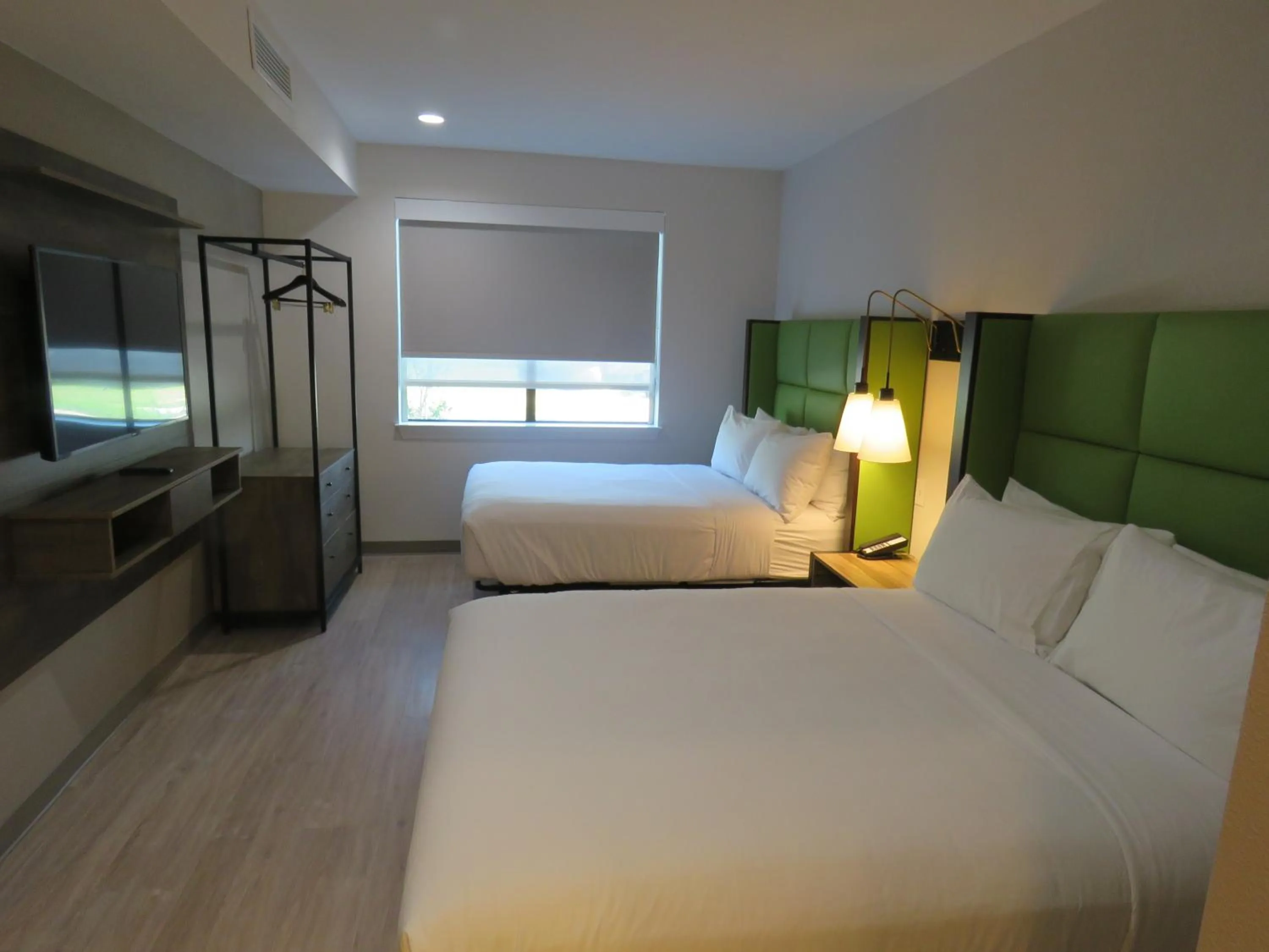 TV and multimedia, Bed in Wyndham Garden College Station