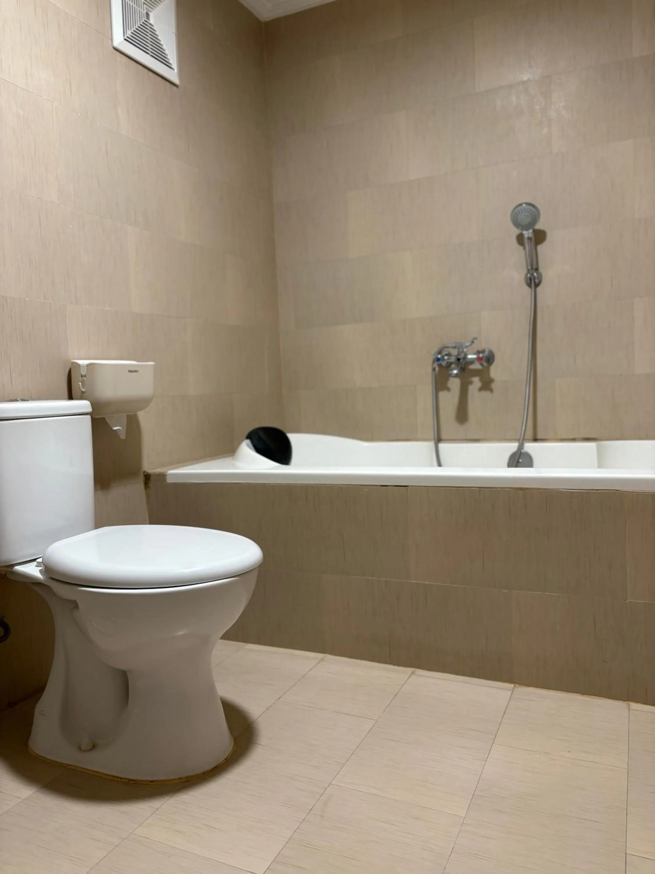 Shower in Daghan Cottage Nusa Penida