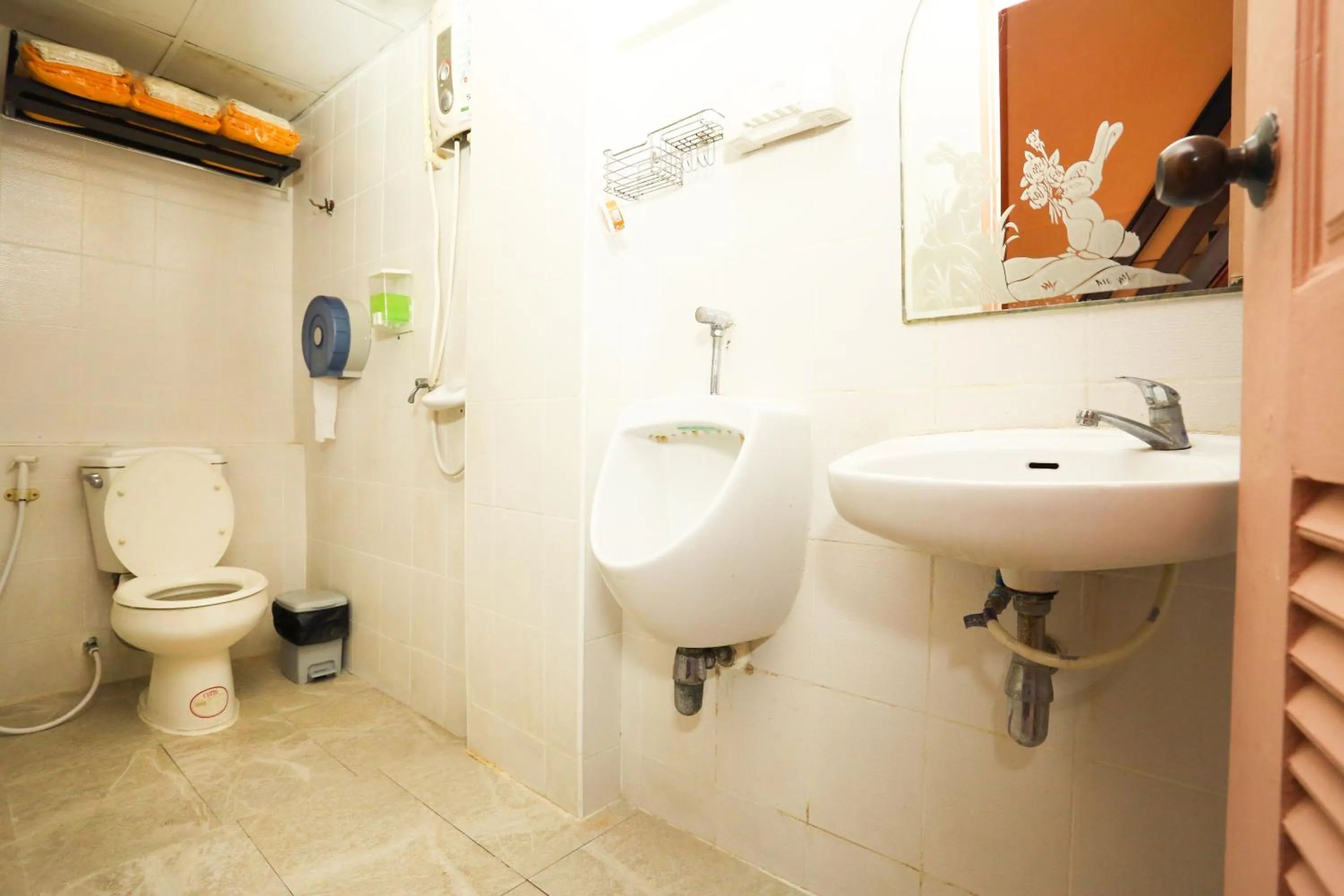 Shower in PJR Chateau