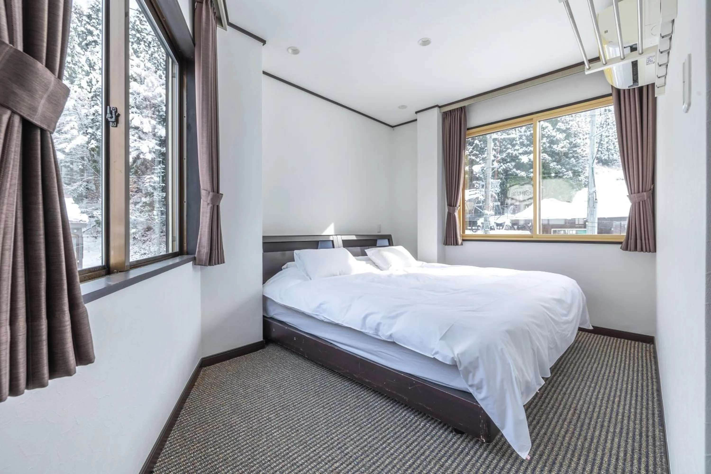 Bed in Address Nagasaka