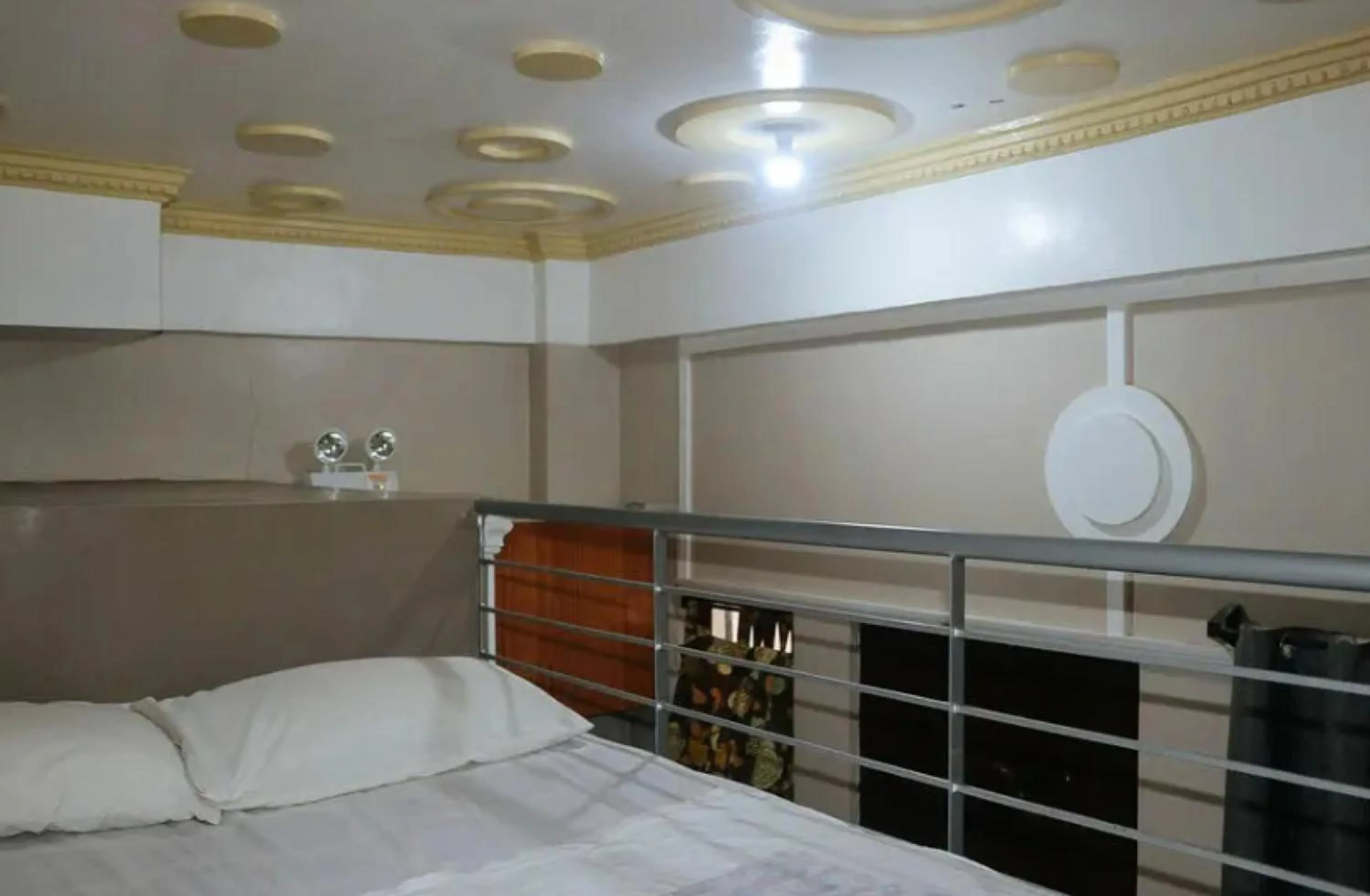 Bed in RedDoorz near Colgante Bridge Naga City