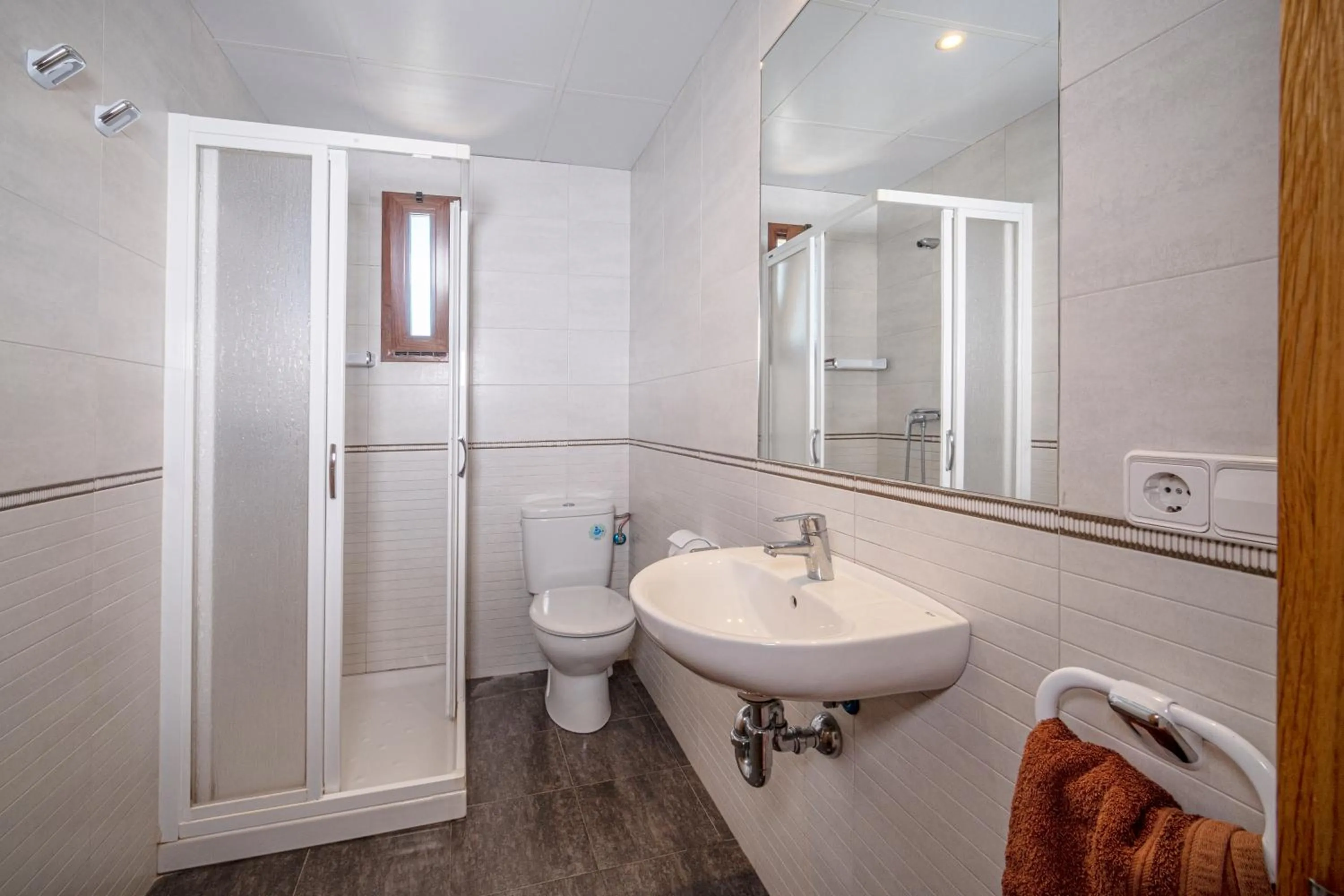 Bathroom in Castell de Lô