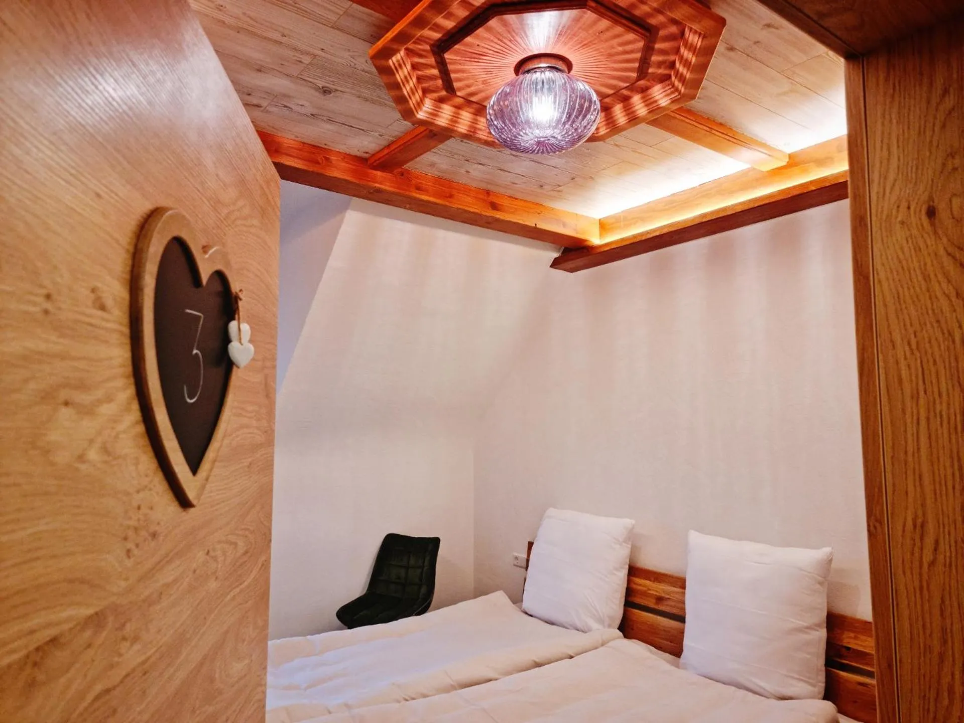 Bedroom, Bed in Wirtshaus Zum Lowen