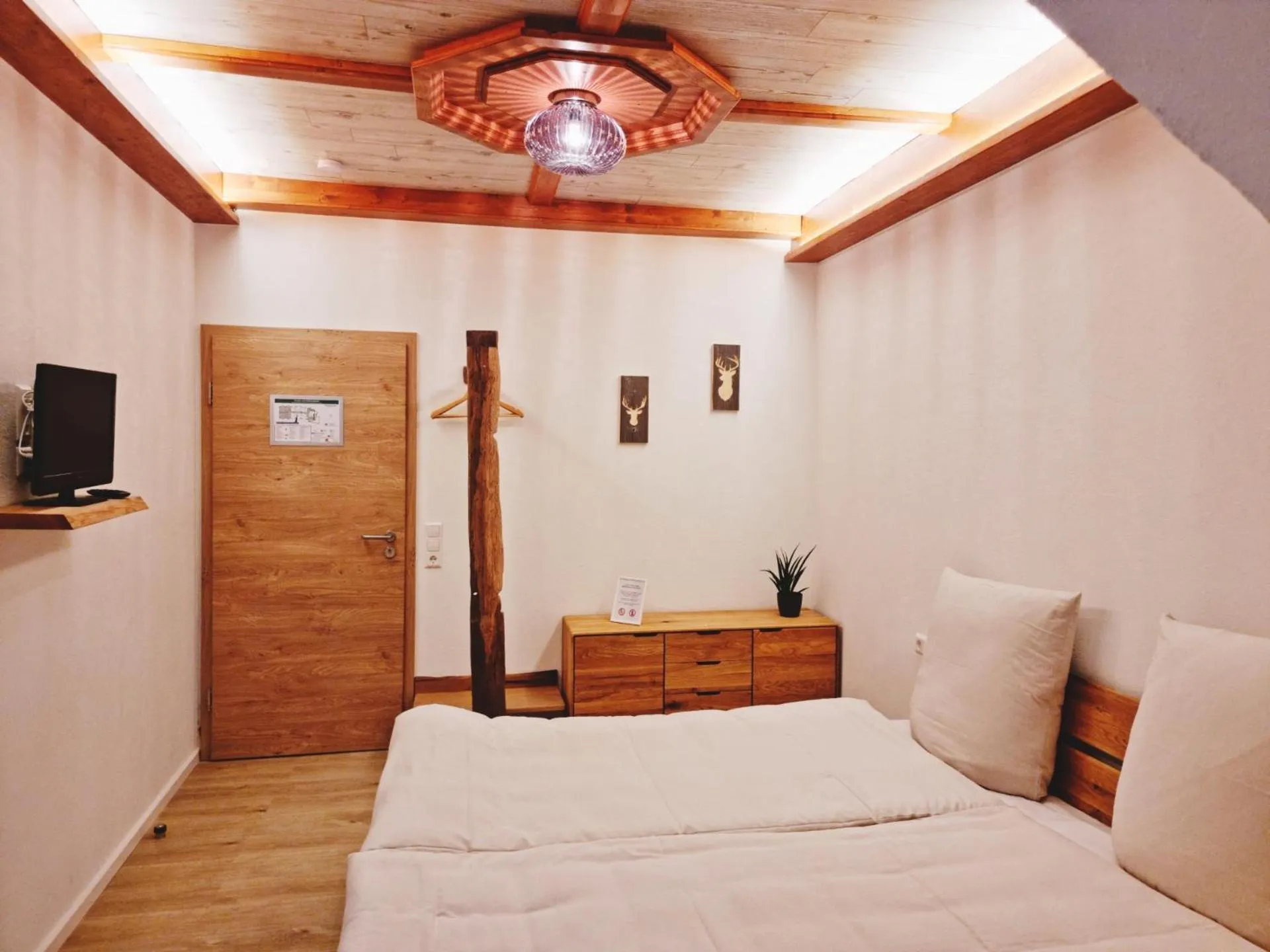 Bedroom, Bed in Wirtshaus Zum Lowen