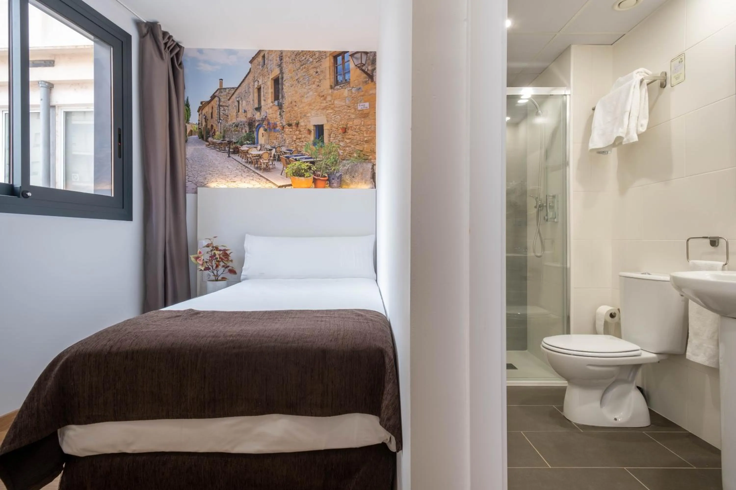 Bed in Hotel BESTPRICE Girona
