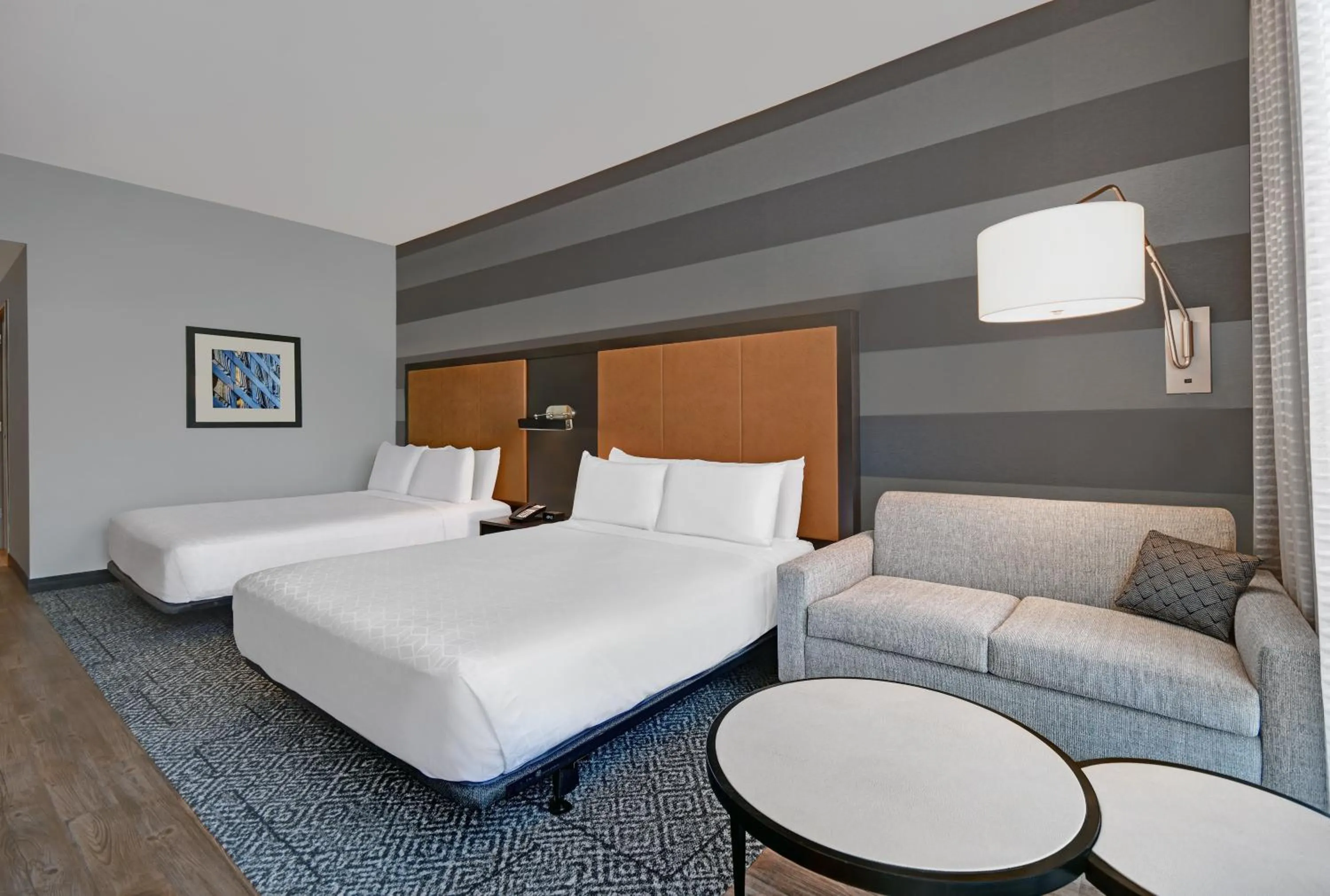 Photo of the whole room, Bed in Holiday Inn Express - Houston - Galleria Area by IHG