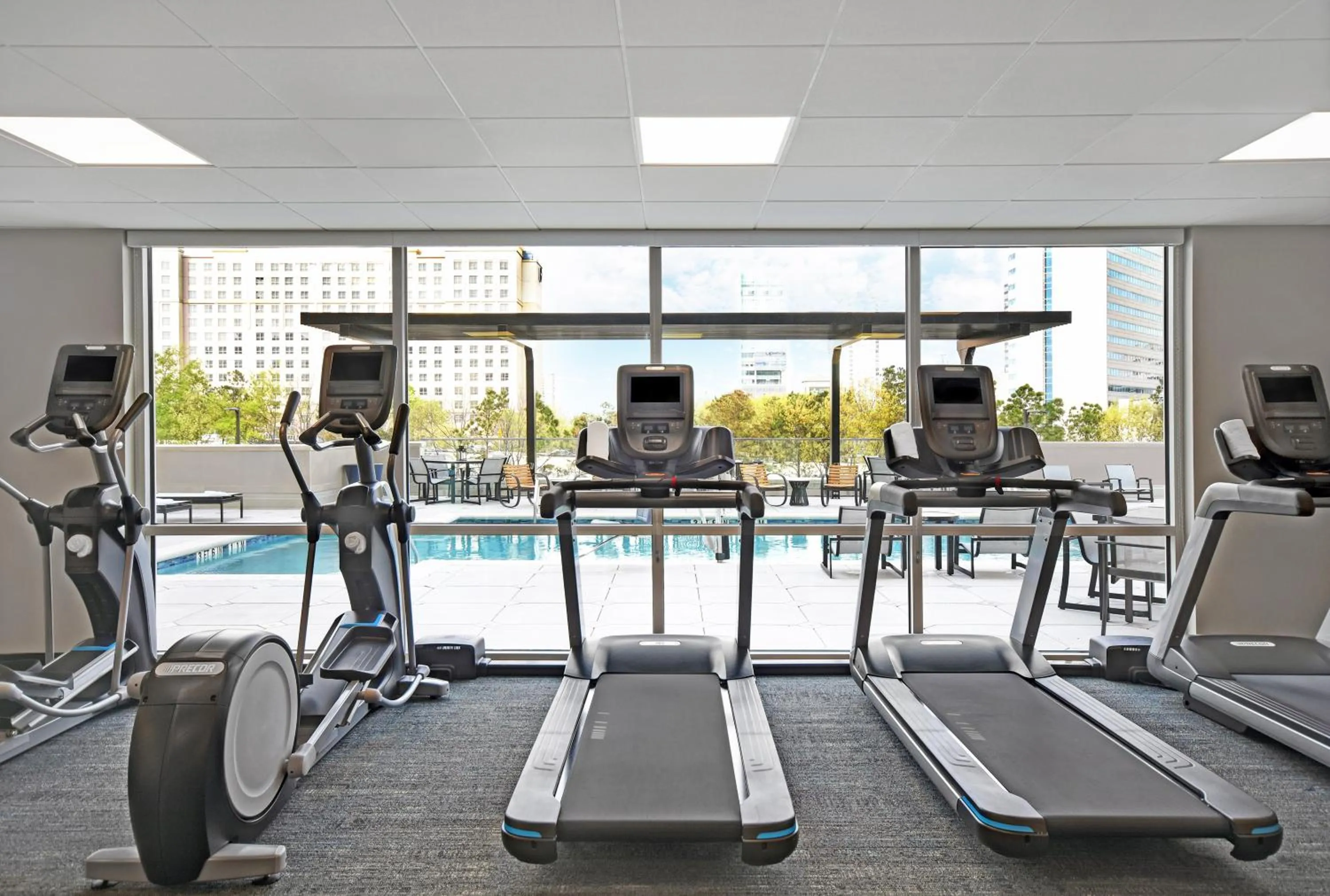 Fitness centre/facilities in Holiday Inn Express - Houston - Galleria Area by IHG