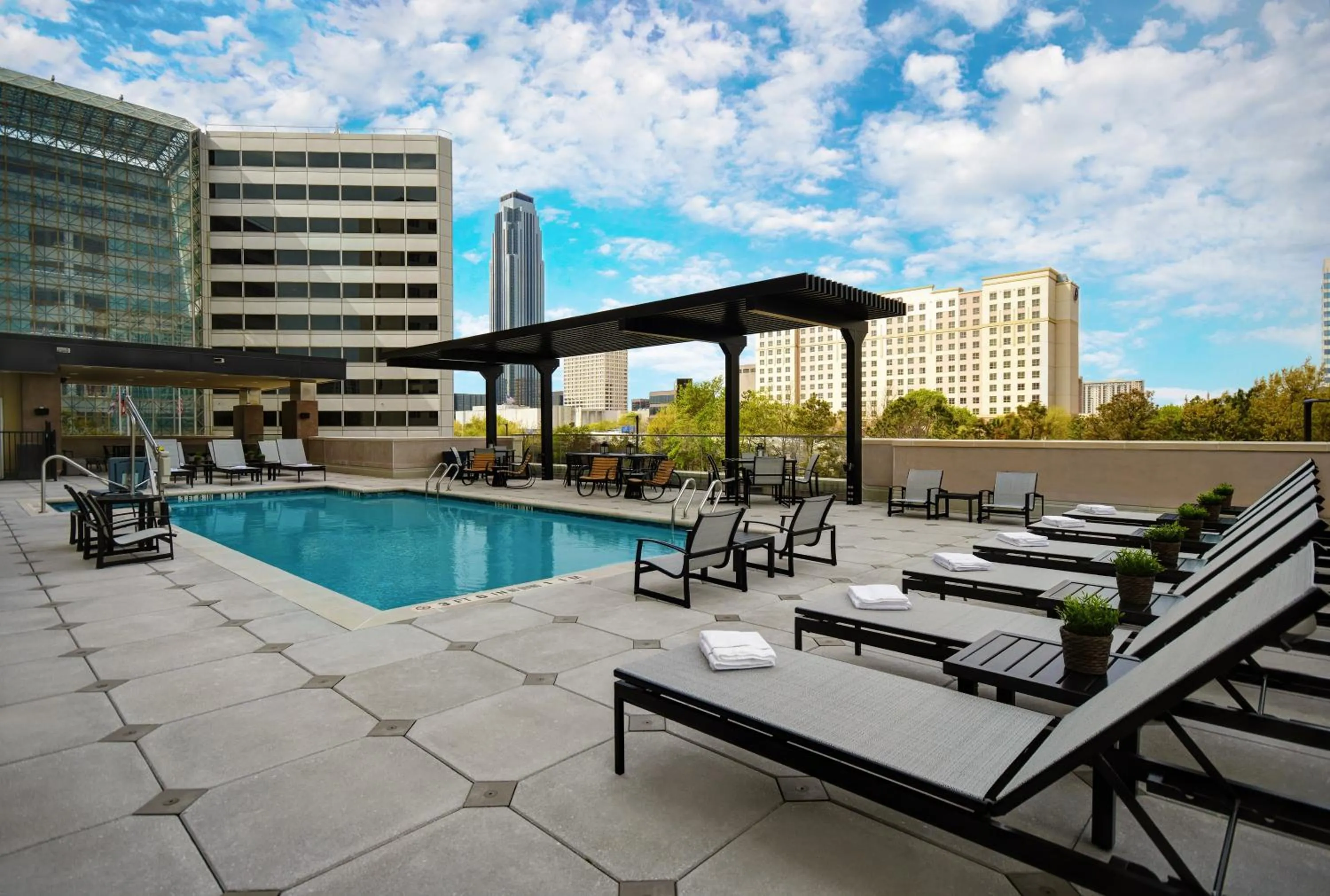 Swimming pool in Holiday Inn Express - Houston - Galleria Area by IHG