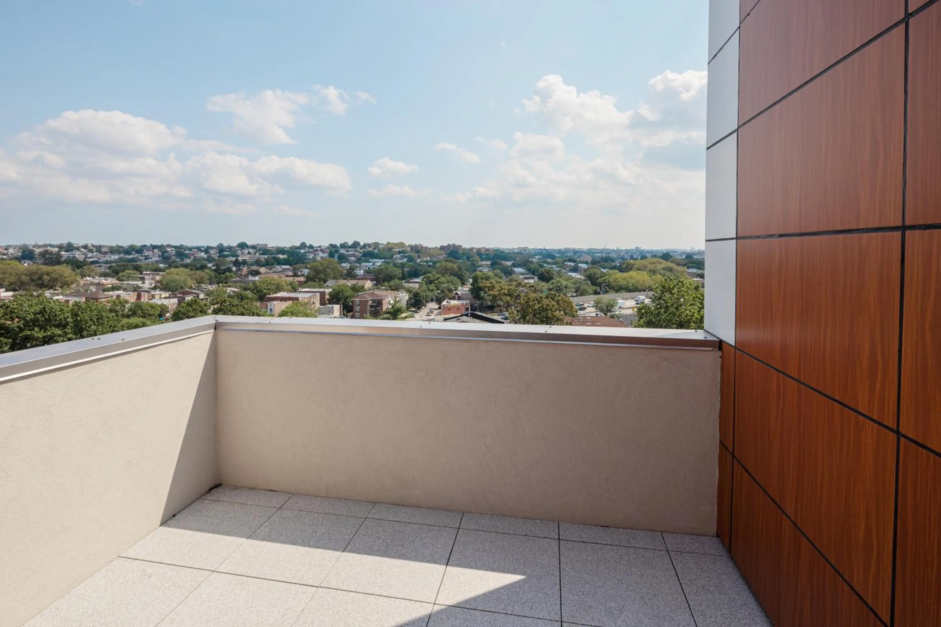 Photo of the whole room in Holiday Inn Express & Suites Woodside LaGuardia Airport