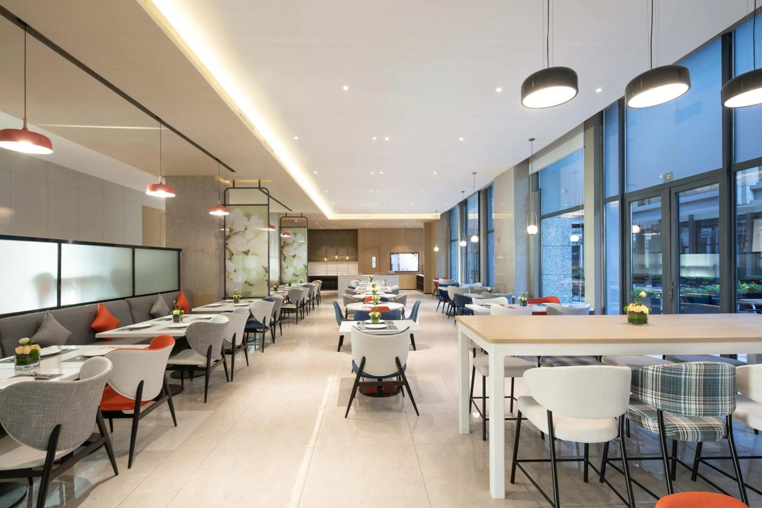 Restaurant/places to eat in Holiday Inn Express Chengdu Wuhou New City by IHG