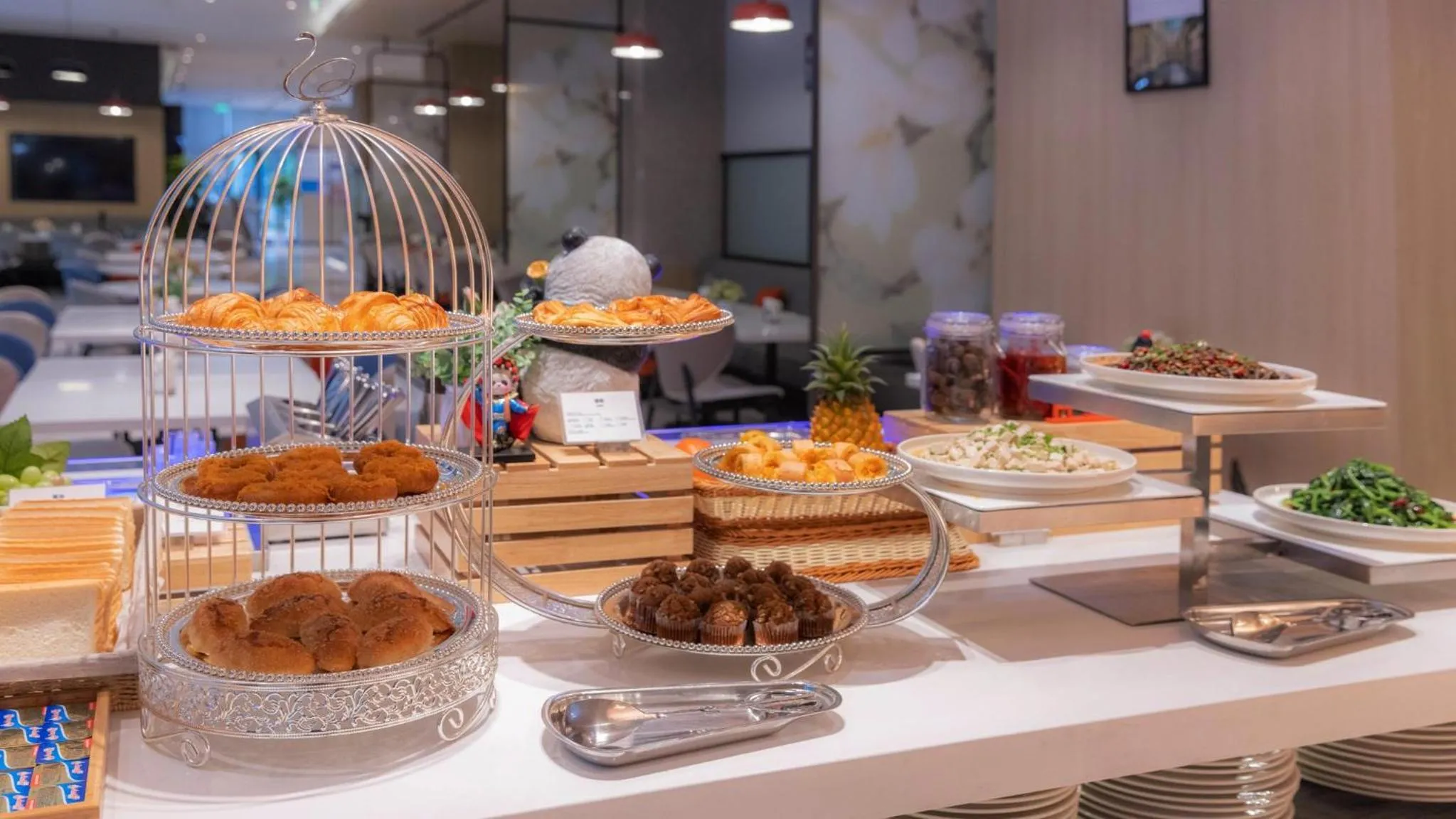 Breakfast in Holiday Inn Express Chengdu Wuhou New City by IHG